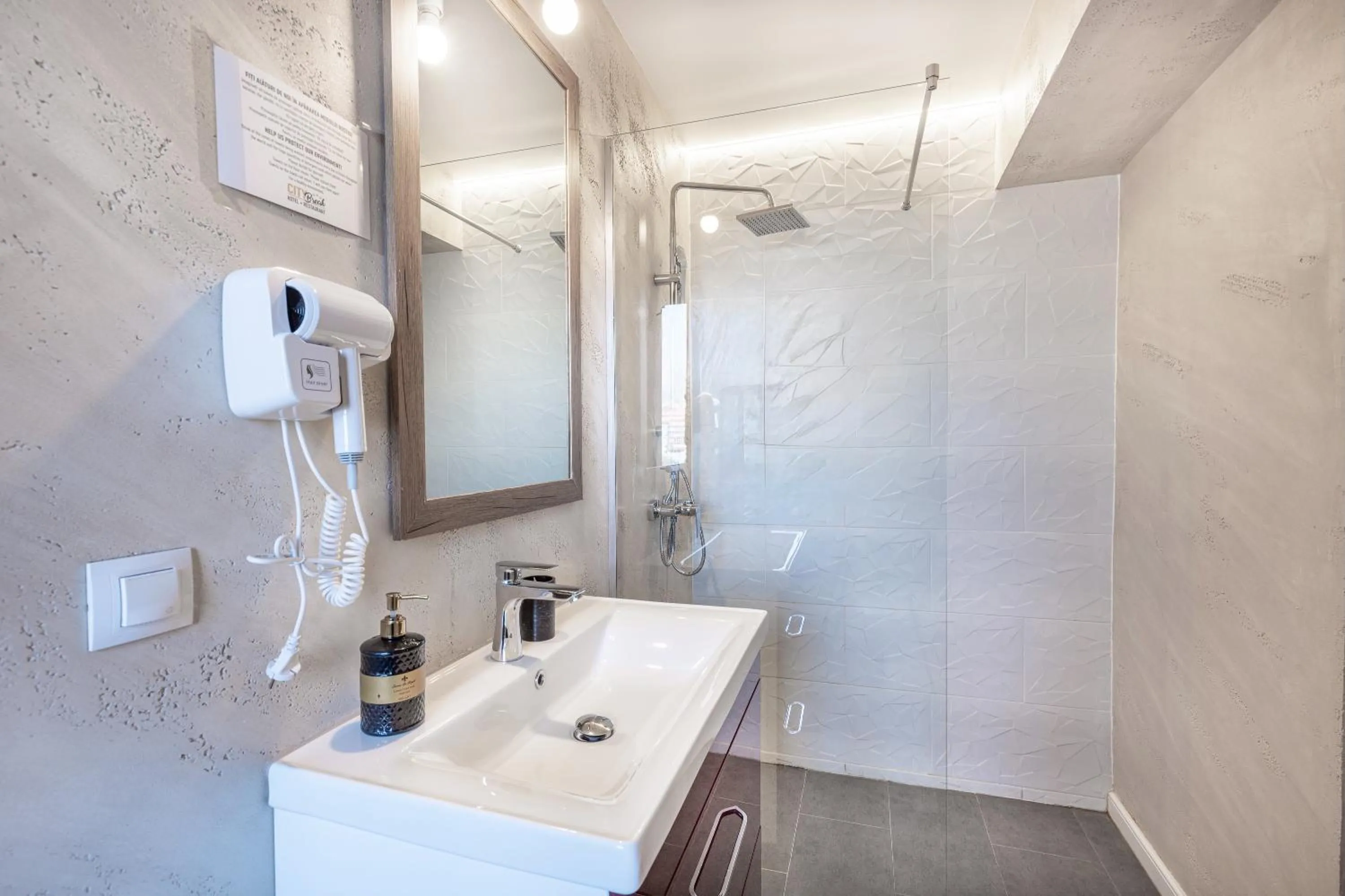 Bathroom in Hotel City Break