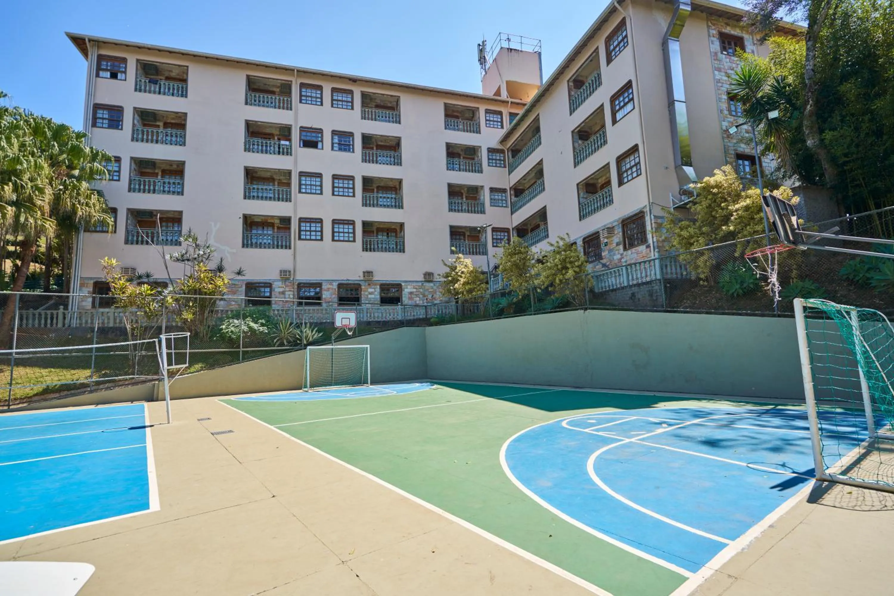 Tennis court in SESC OURO PRETO