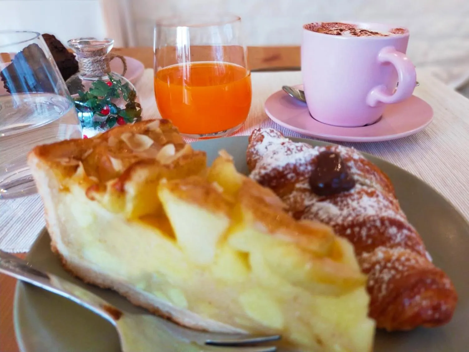 Breakfast in Hotel La Chance