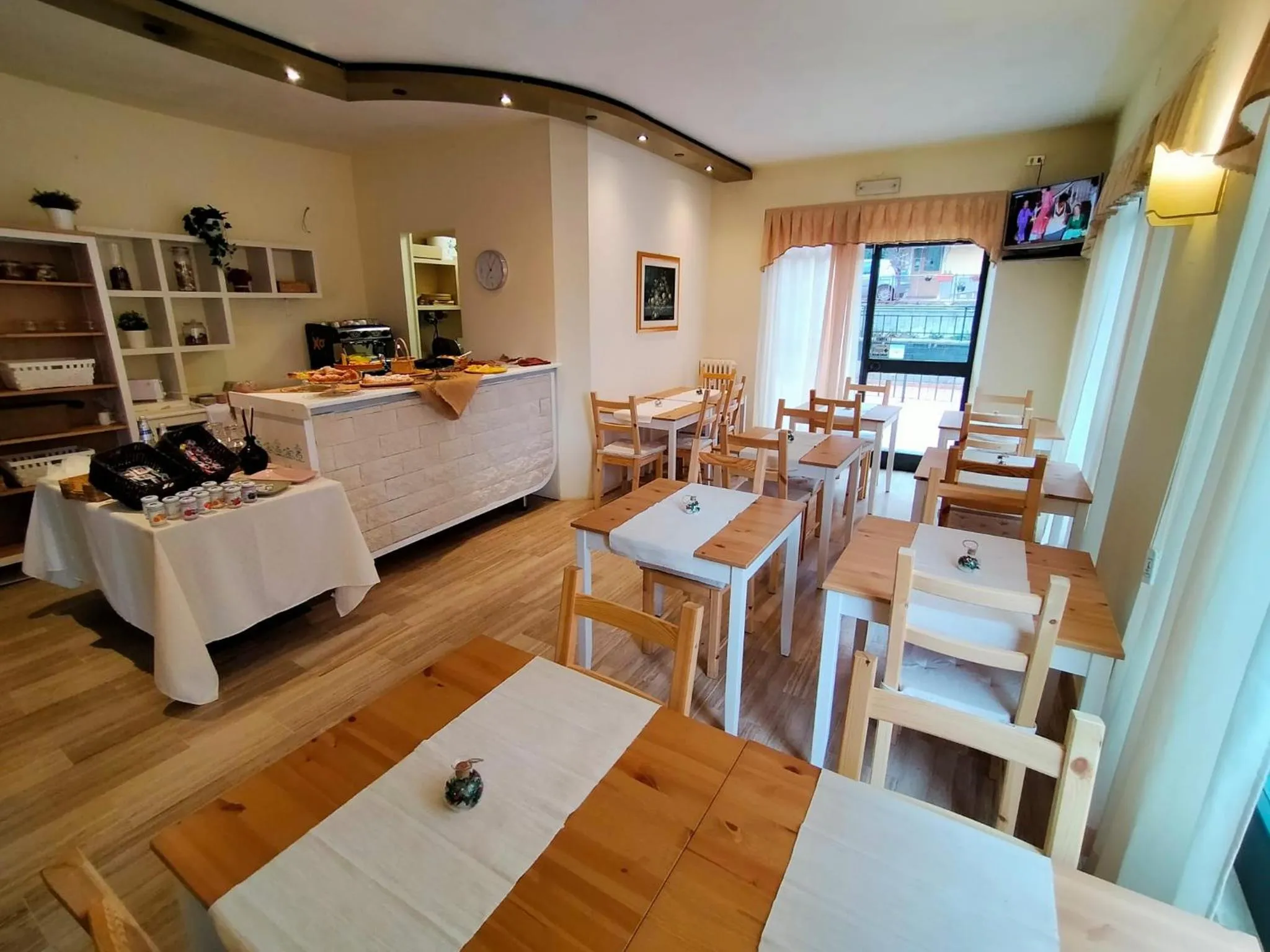 Breakfast in Hotel La Chance