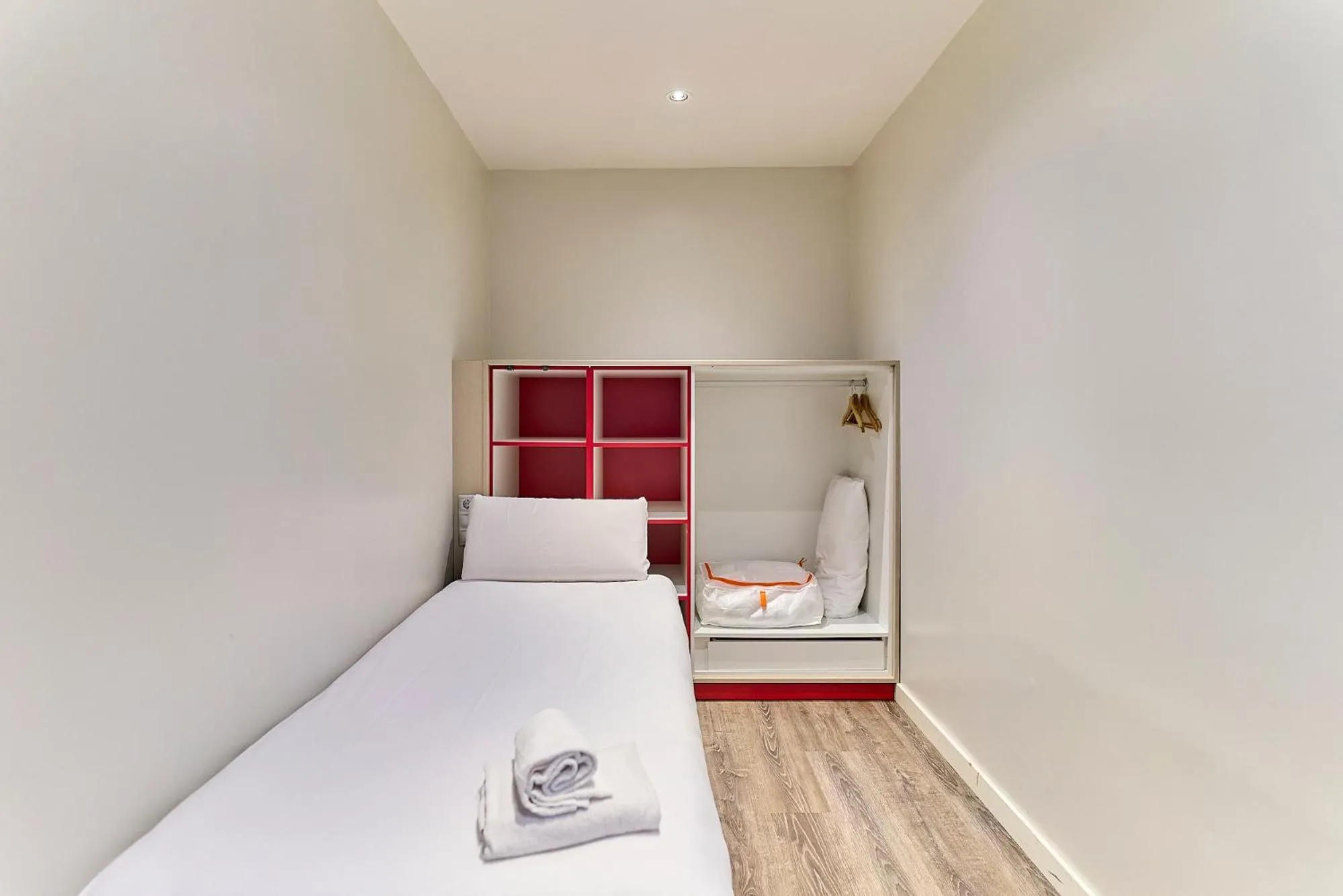 Bed in Montserrat Apartments by gaiarooms