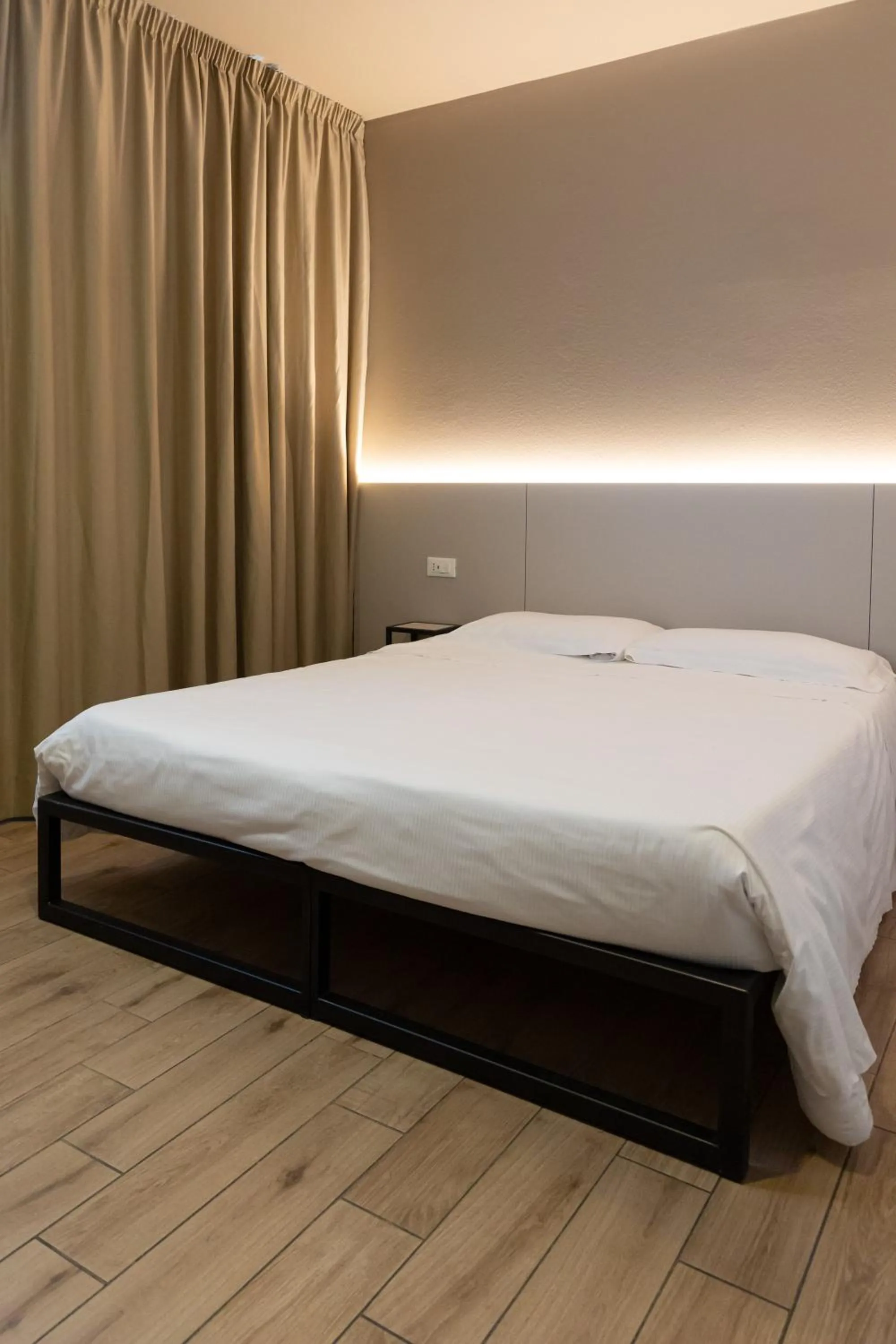 Bedroom, Bed in Hotel Astoria