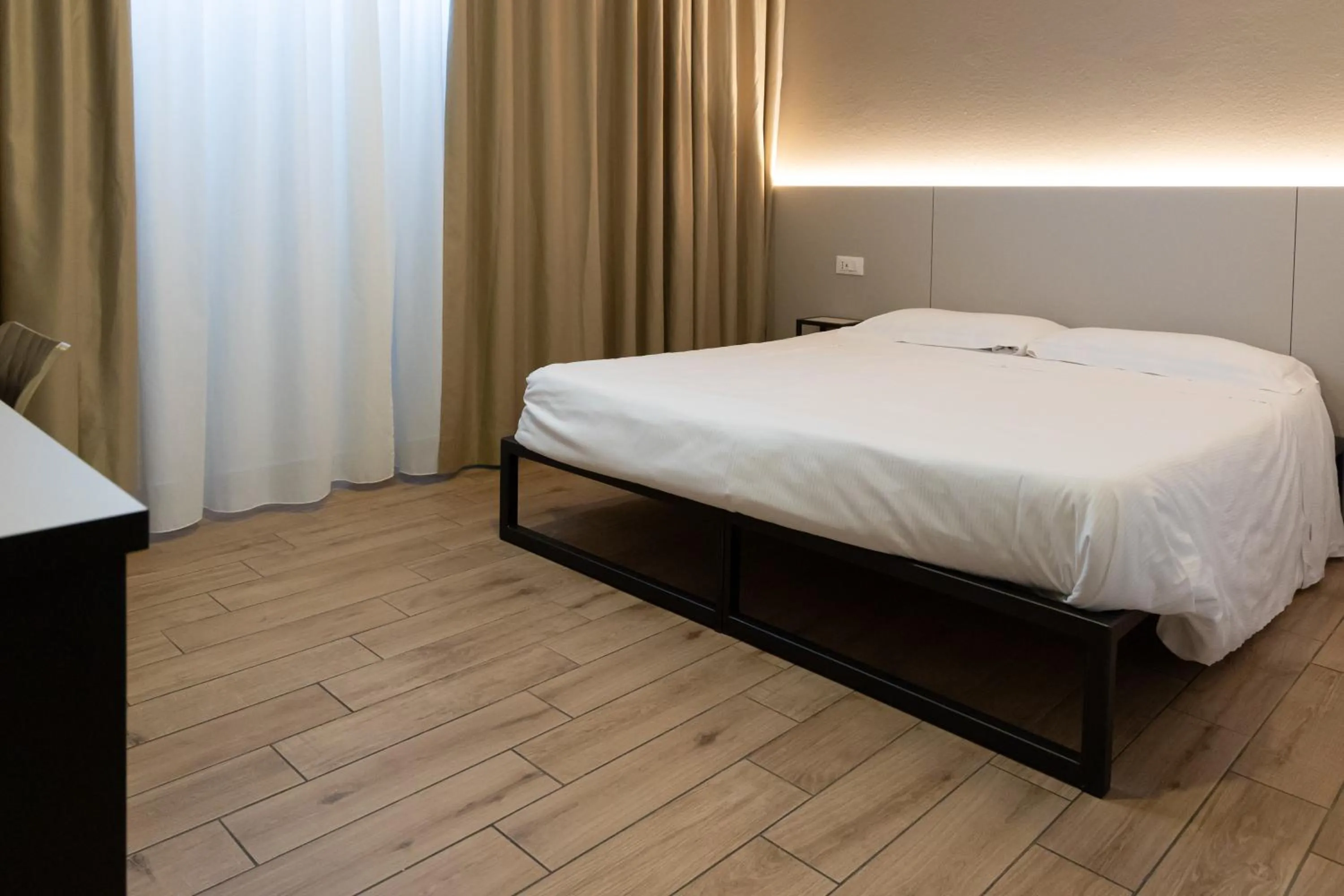 Bedroom, Bed in Hotel Astoria