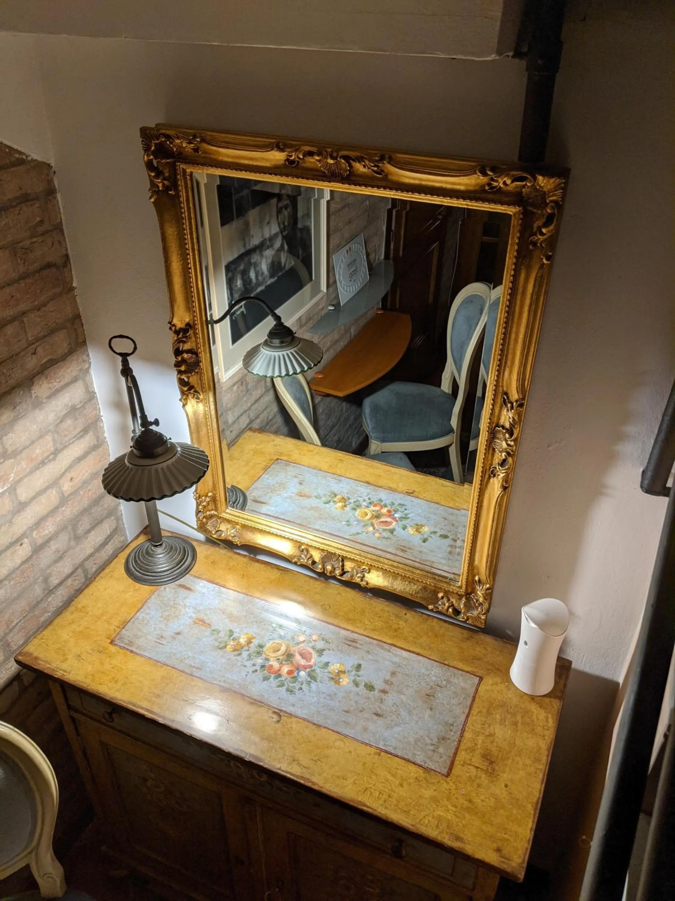 Decorative detail in D'Elite Room & Breakfast