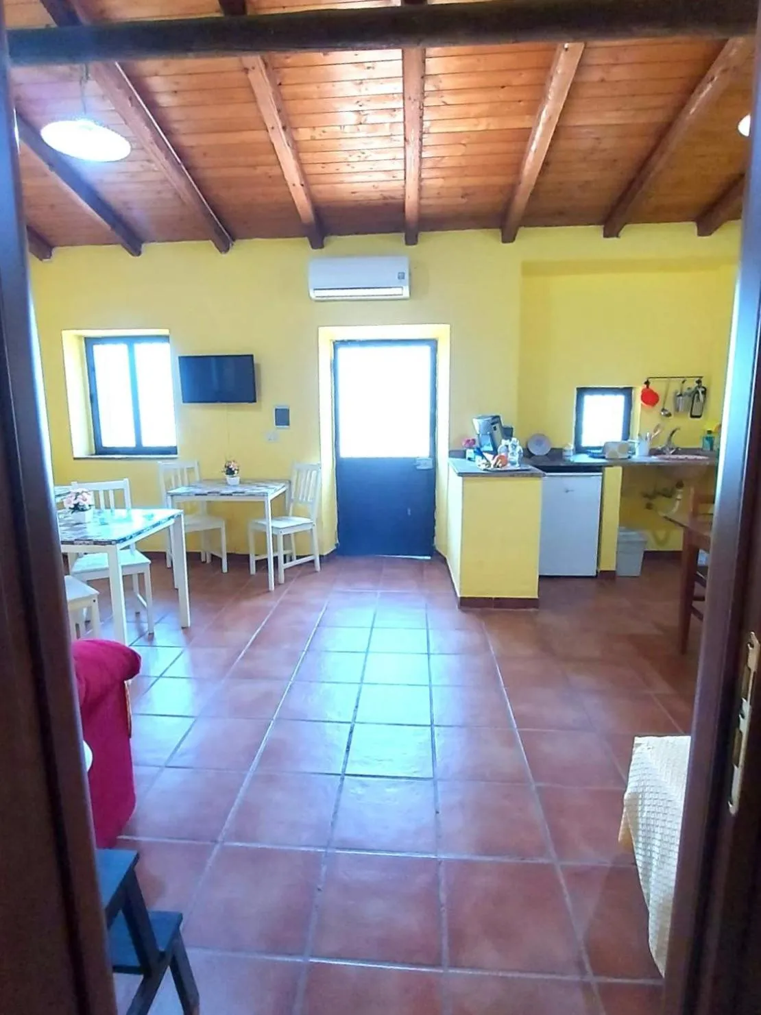 Kitchen or kitchenette in Villa Nadira