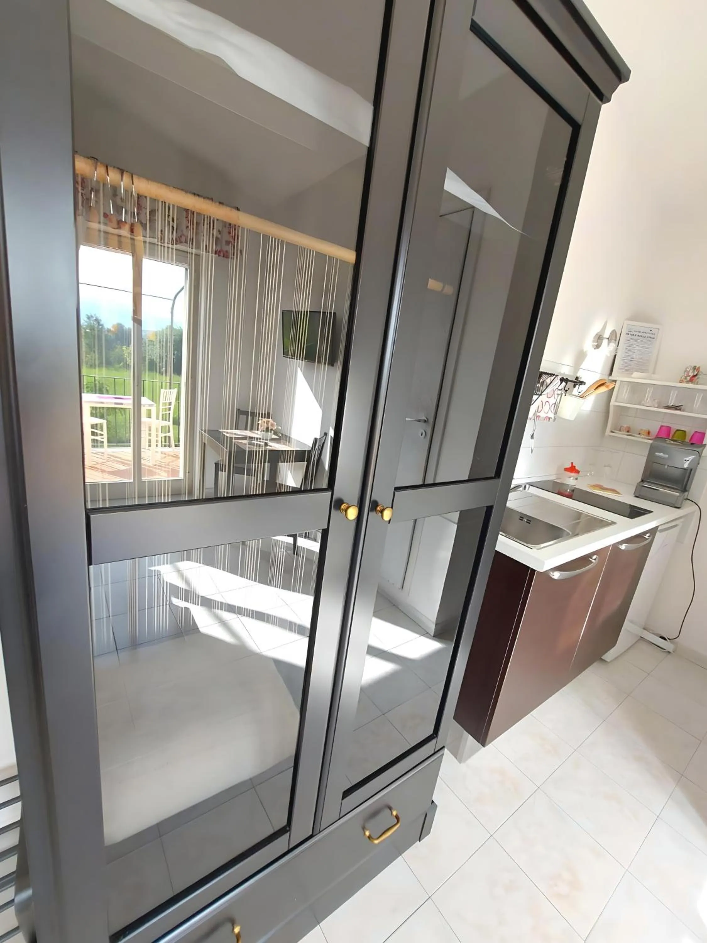 Coffee/tea facilities in Villa Nadira