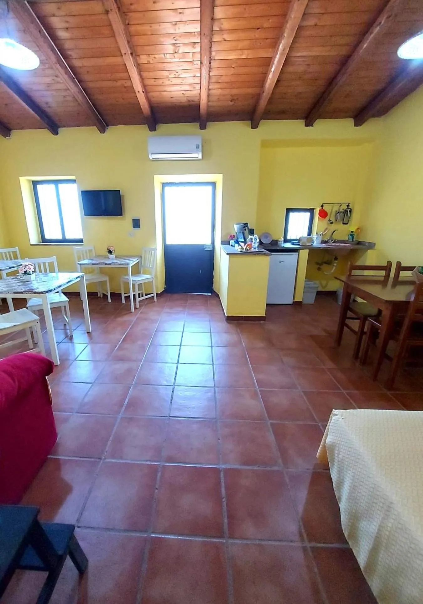 TV and multimedia in Villa Nadira