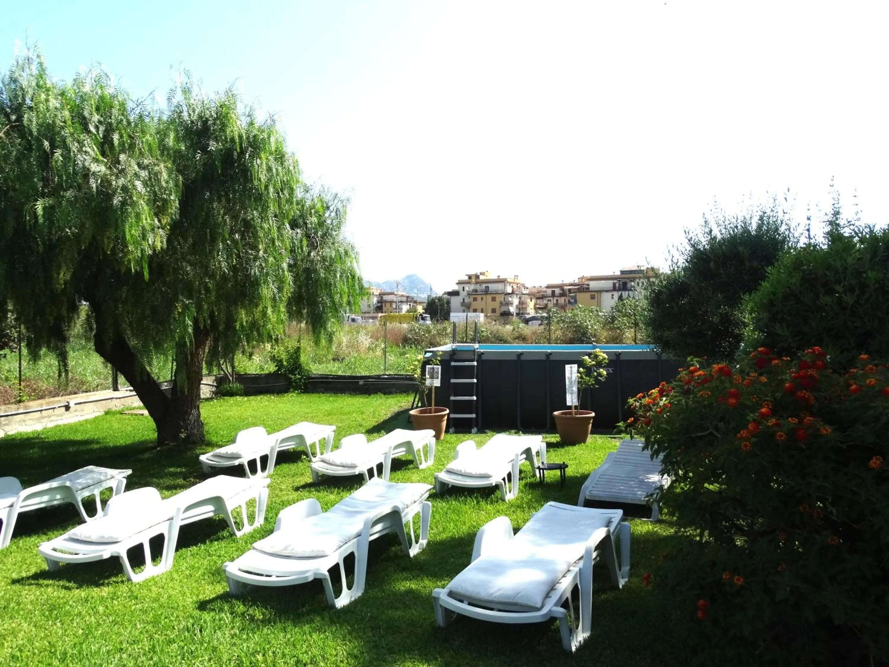 Swimming pool in Villa Nadira