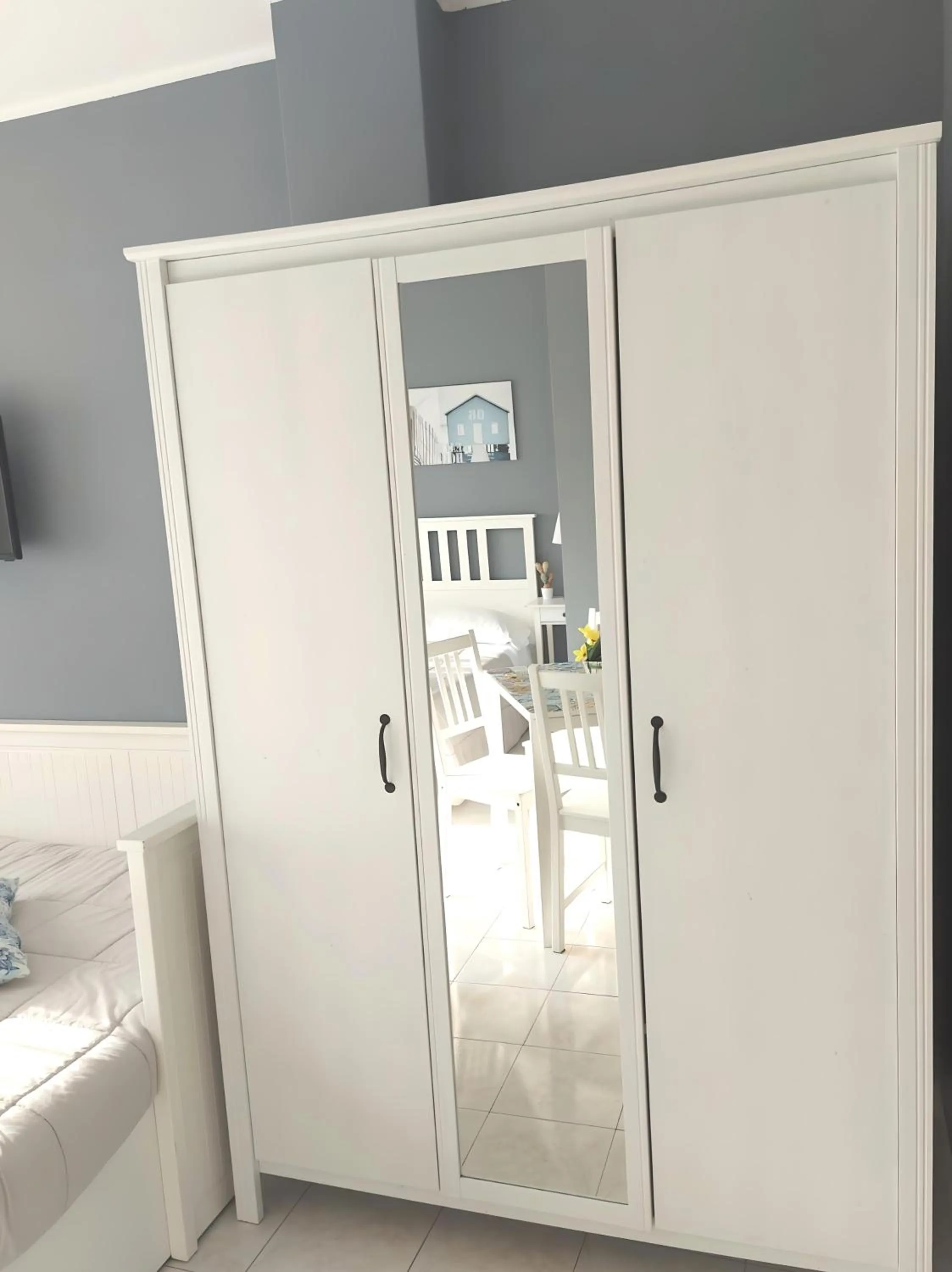 wardrobe in Villa Nadira