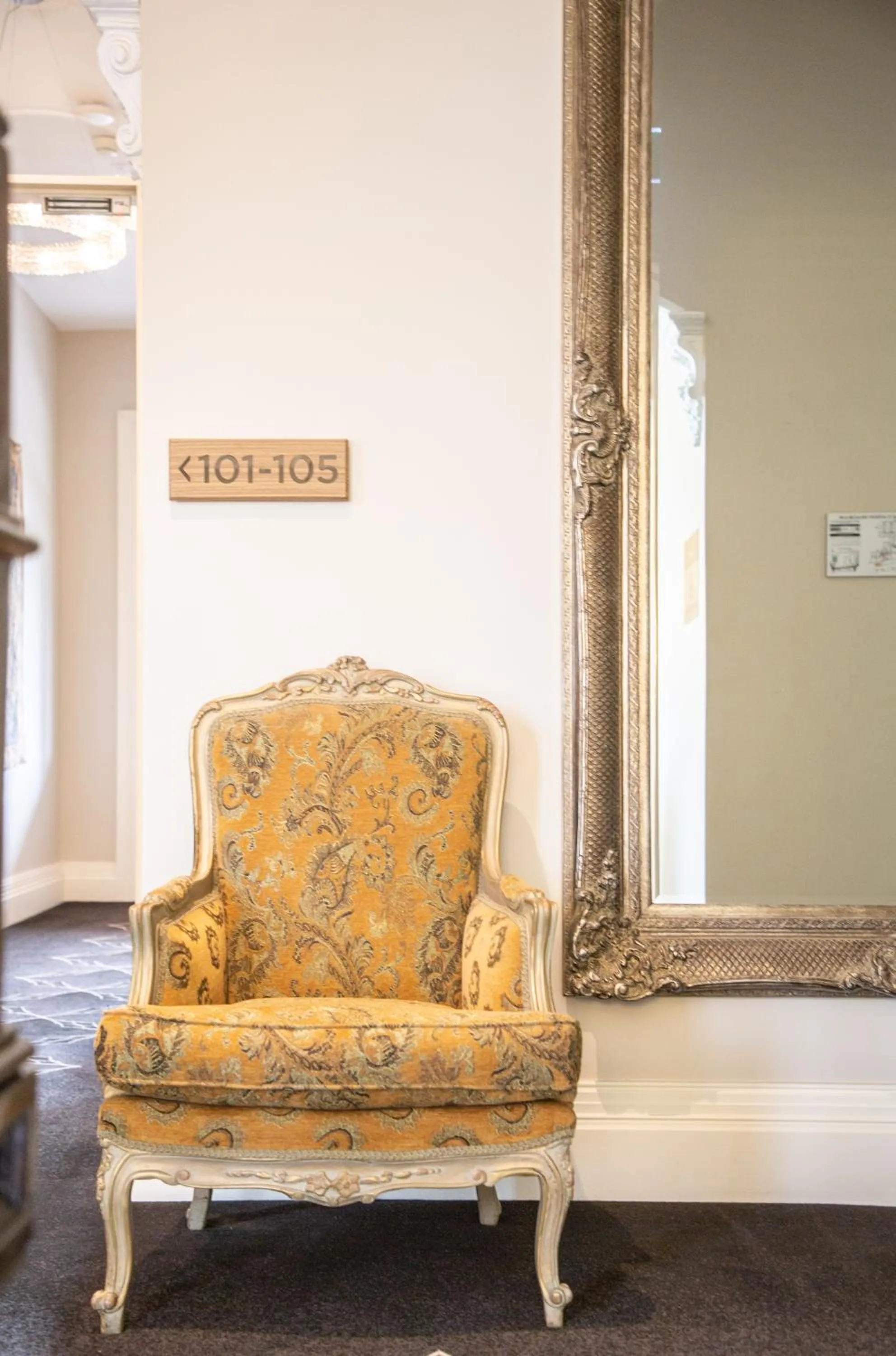 Seating area in Royal Hotel Randwick