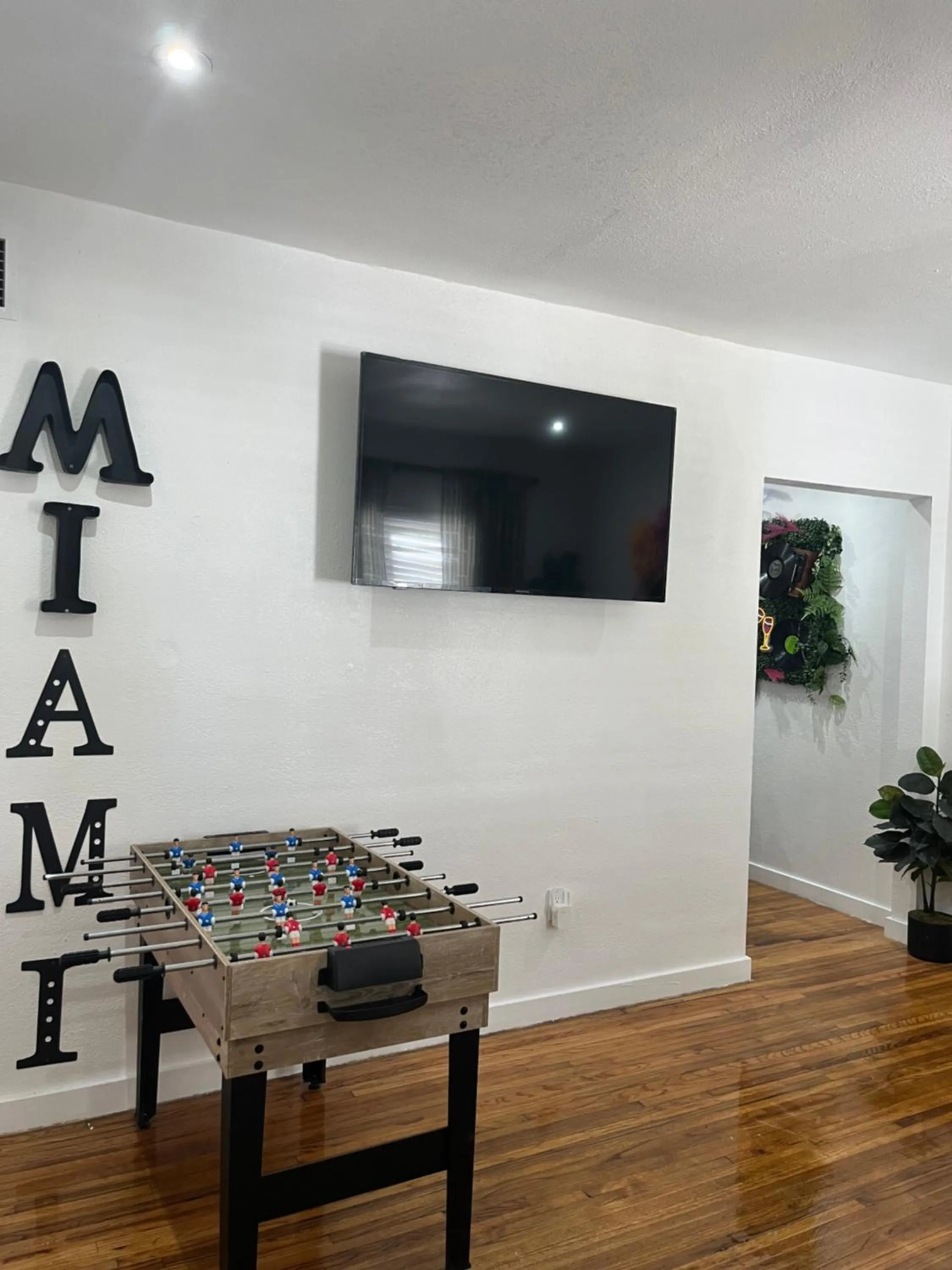 Living room in Stunning Little Havana Suites Close to airport, Calle Ocho, Brickell, Wynwood and the Beaches - Free Parking