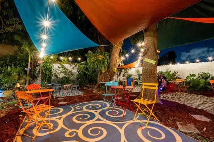 Stunning Little Havana Suites Close to airport, Calle Ocho, Brickell, Wynwood and the Beaches - Free Parking