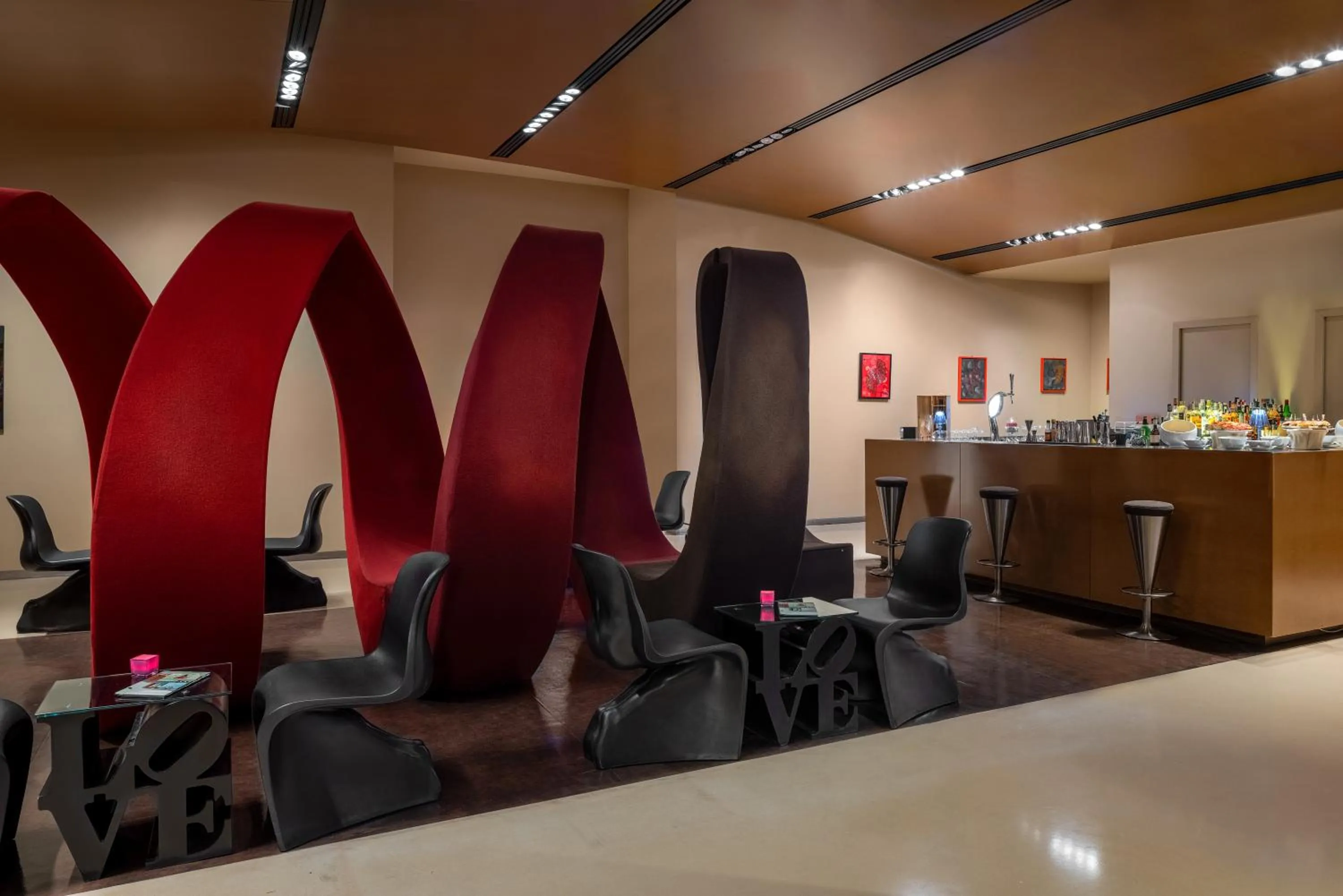 Lounge or bar in UNA Hotels Vittoria Firenze