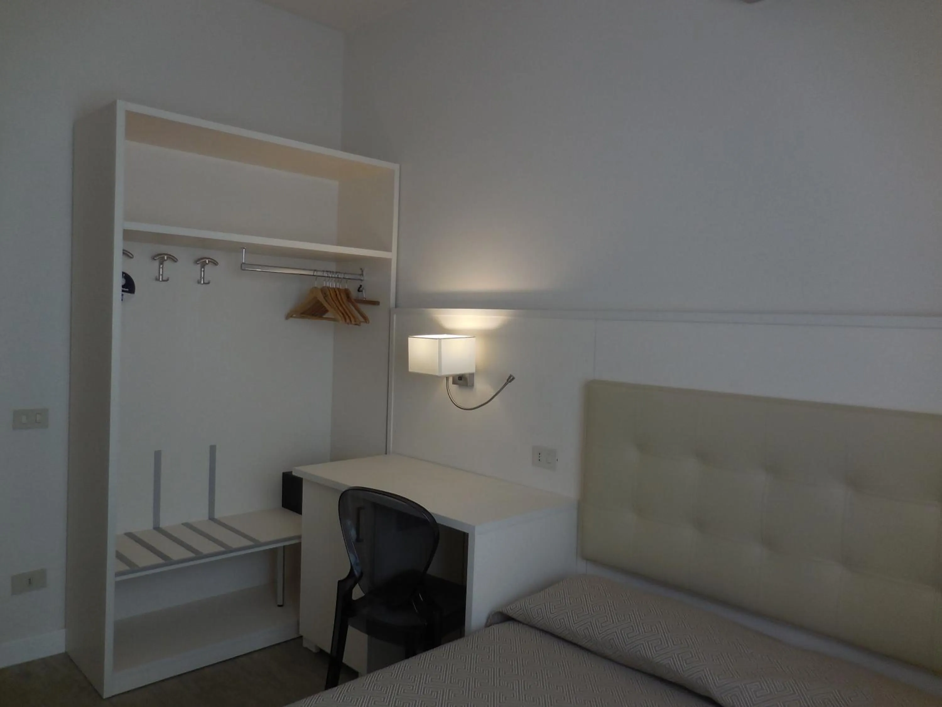 Coffee/tea facilities, Bed in Hotel Lupori