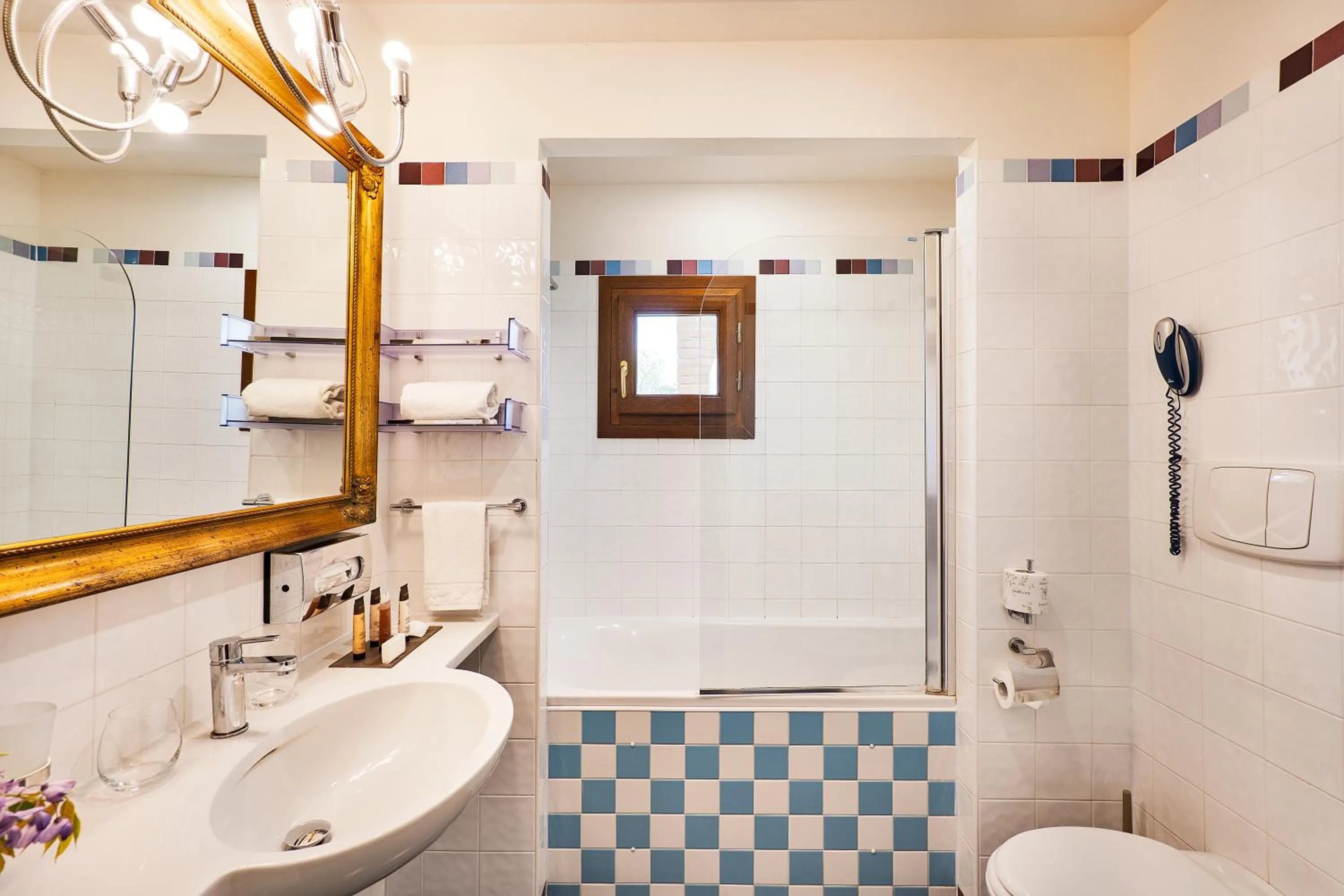 Bathroom in Villasanpaolo Resort & Spa