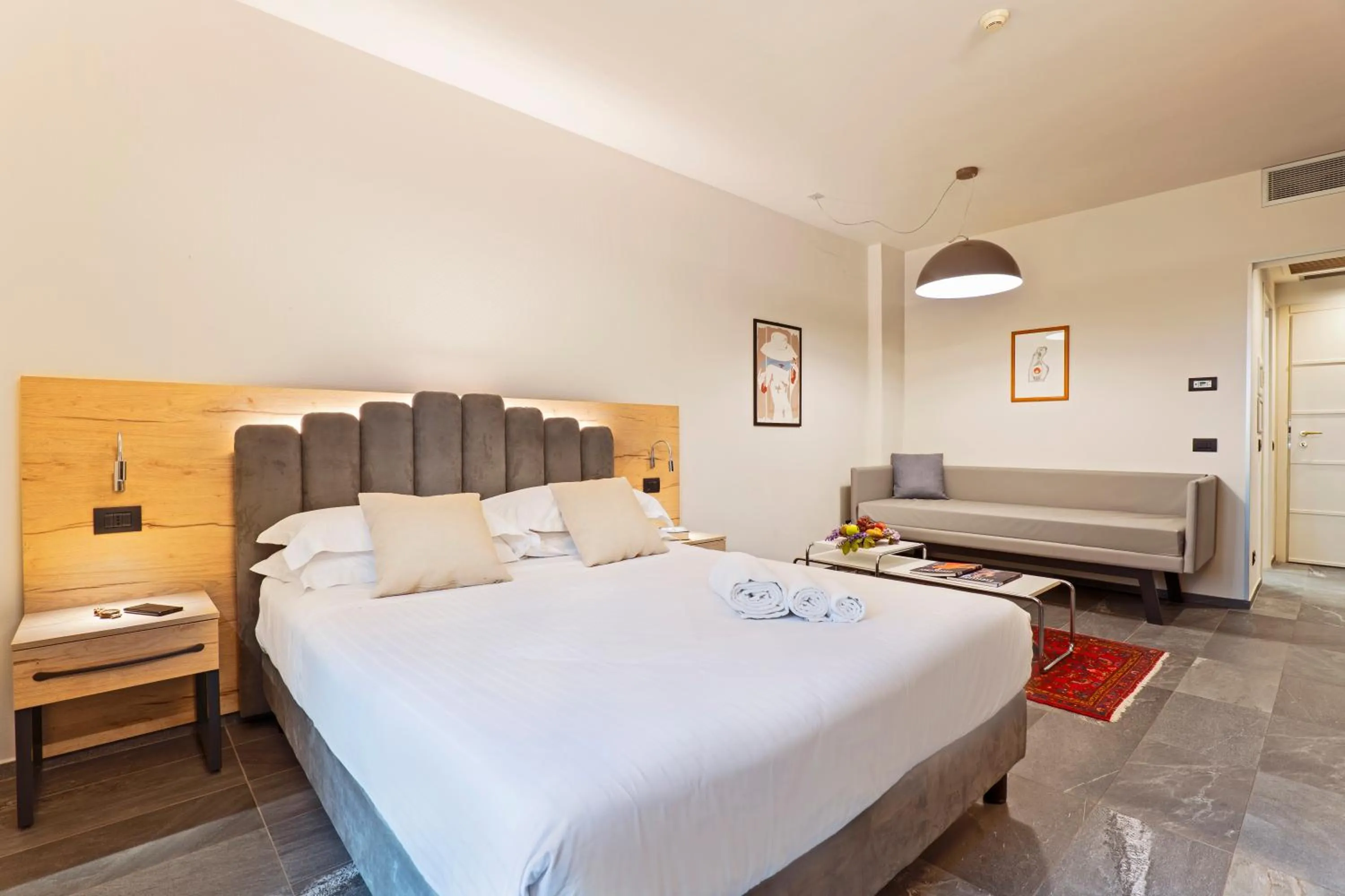 Bed in Villasanpaolo Resort & Spa