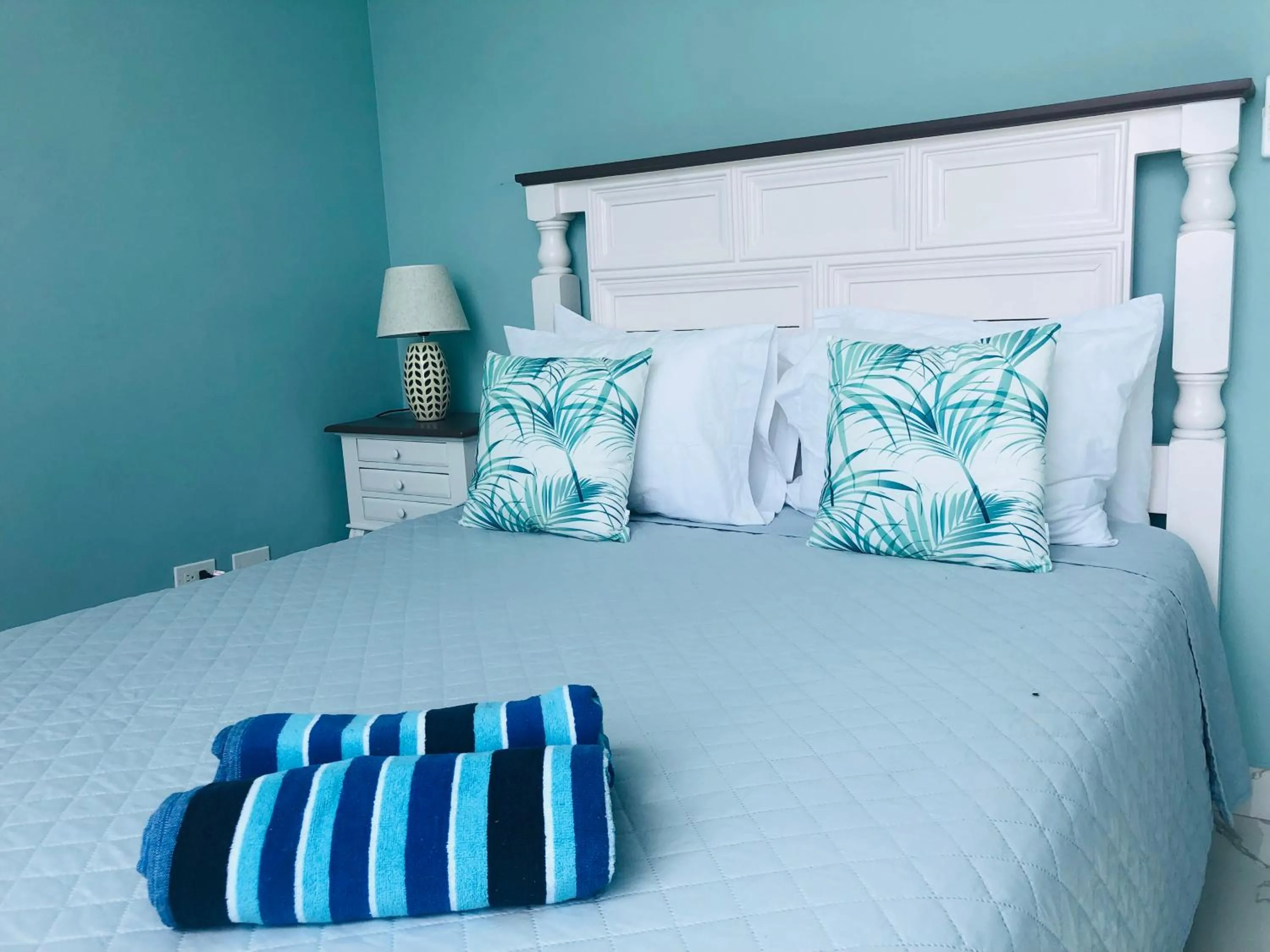 Bedroom, Bed in Luxury Apartments and Rooms,The Lagoons