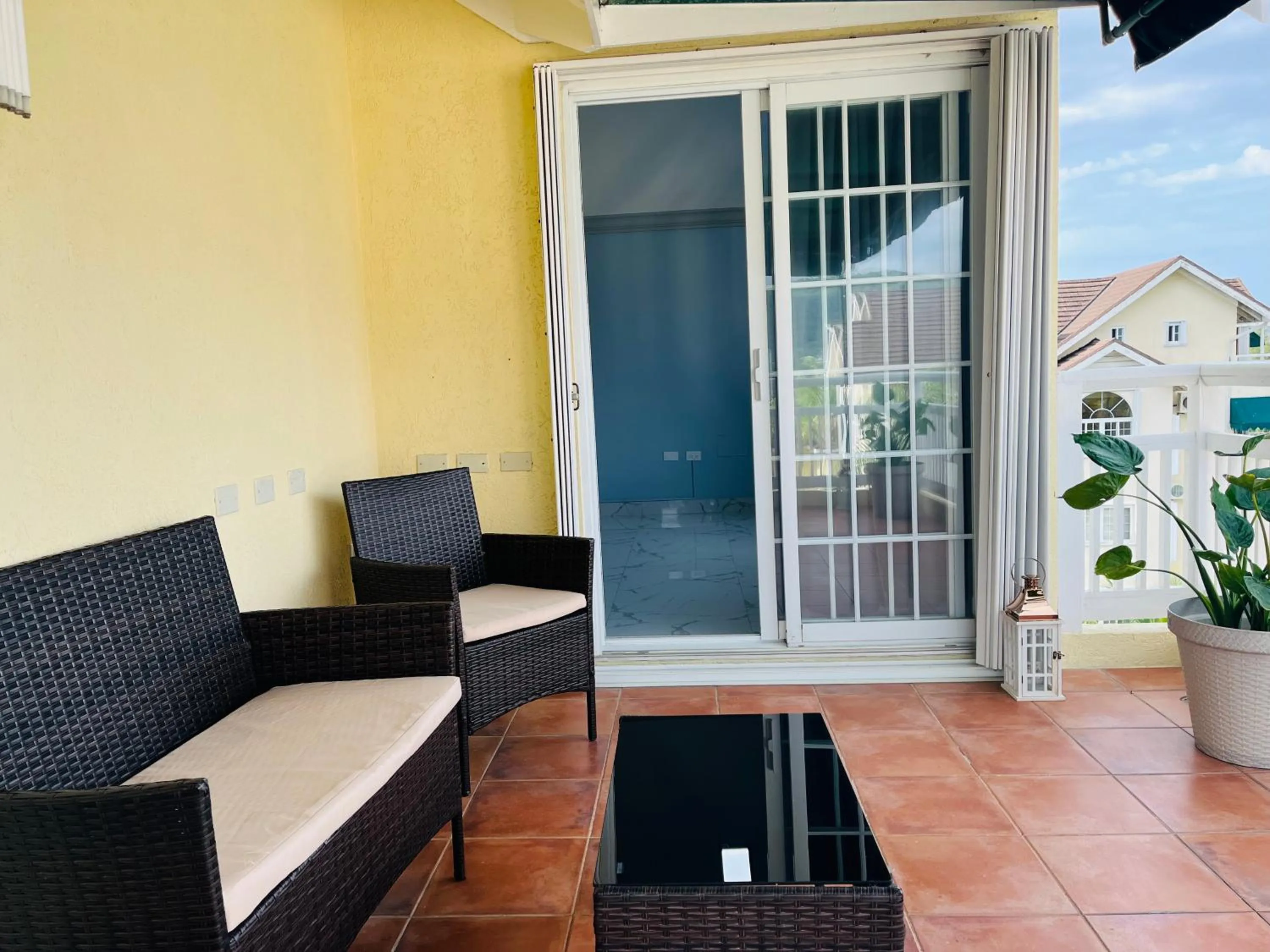 Balcony/Terrace in Luxury Apartments and Rooms,The Lagoons