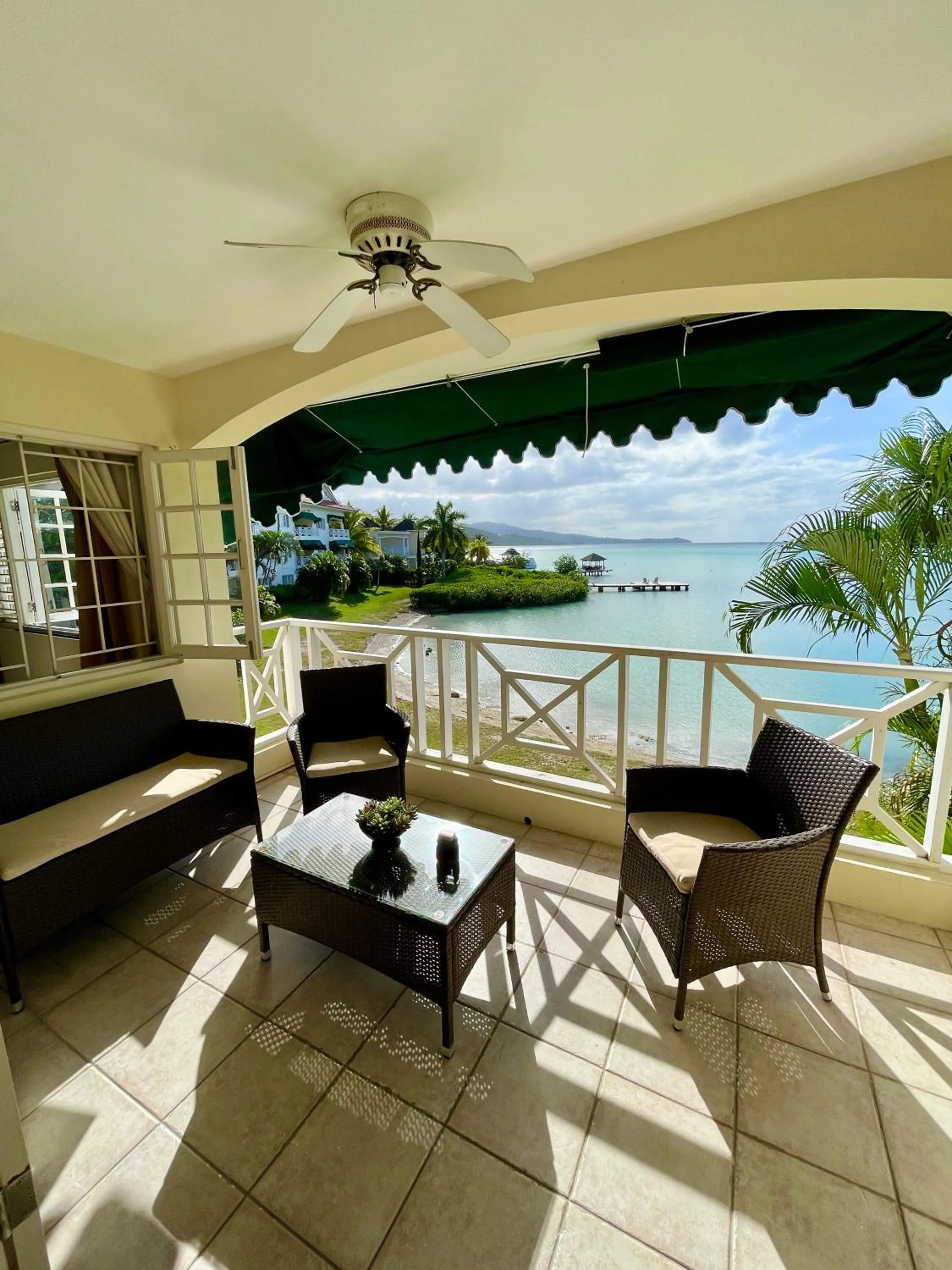 Balcony/Terrace in Luxury Apartments and Rooms,The Lagoons