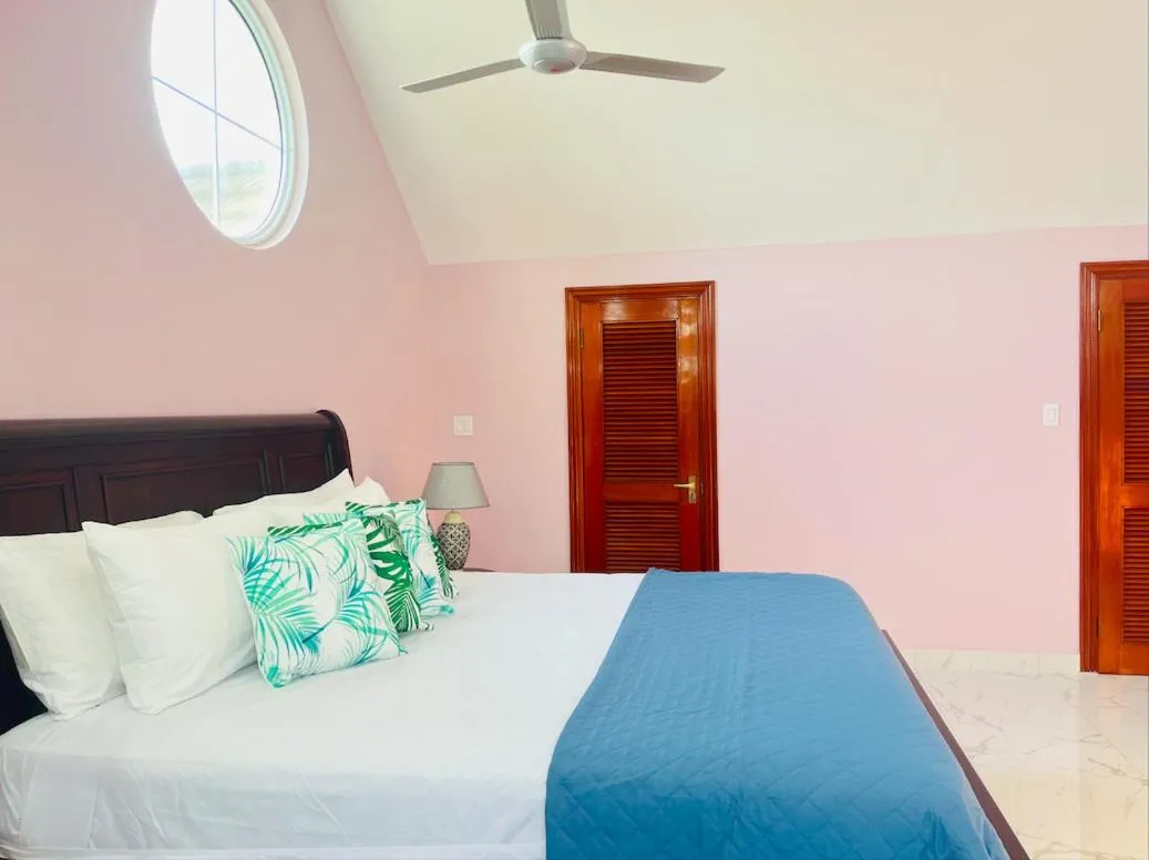 Bed in Luxury Apartments and Rooms,The Lagoons