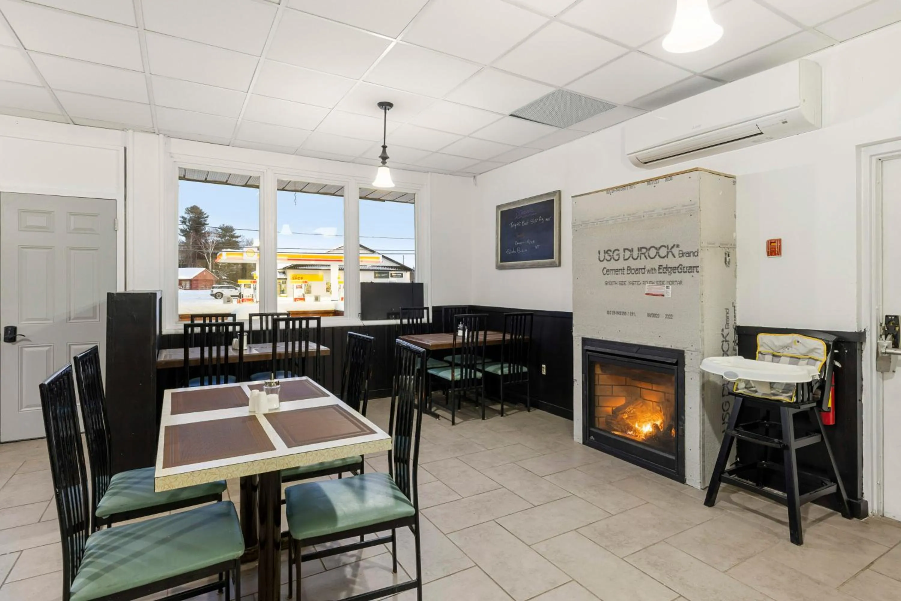 Restaurant/places to eat in Lakeside Inn