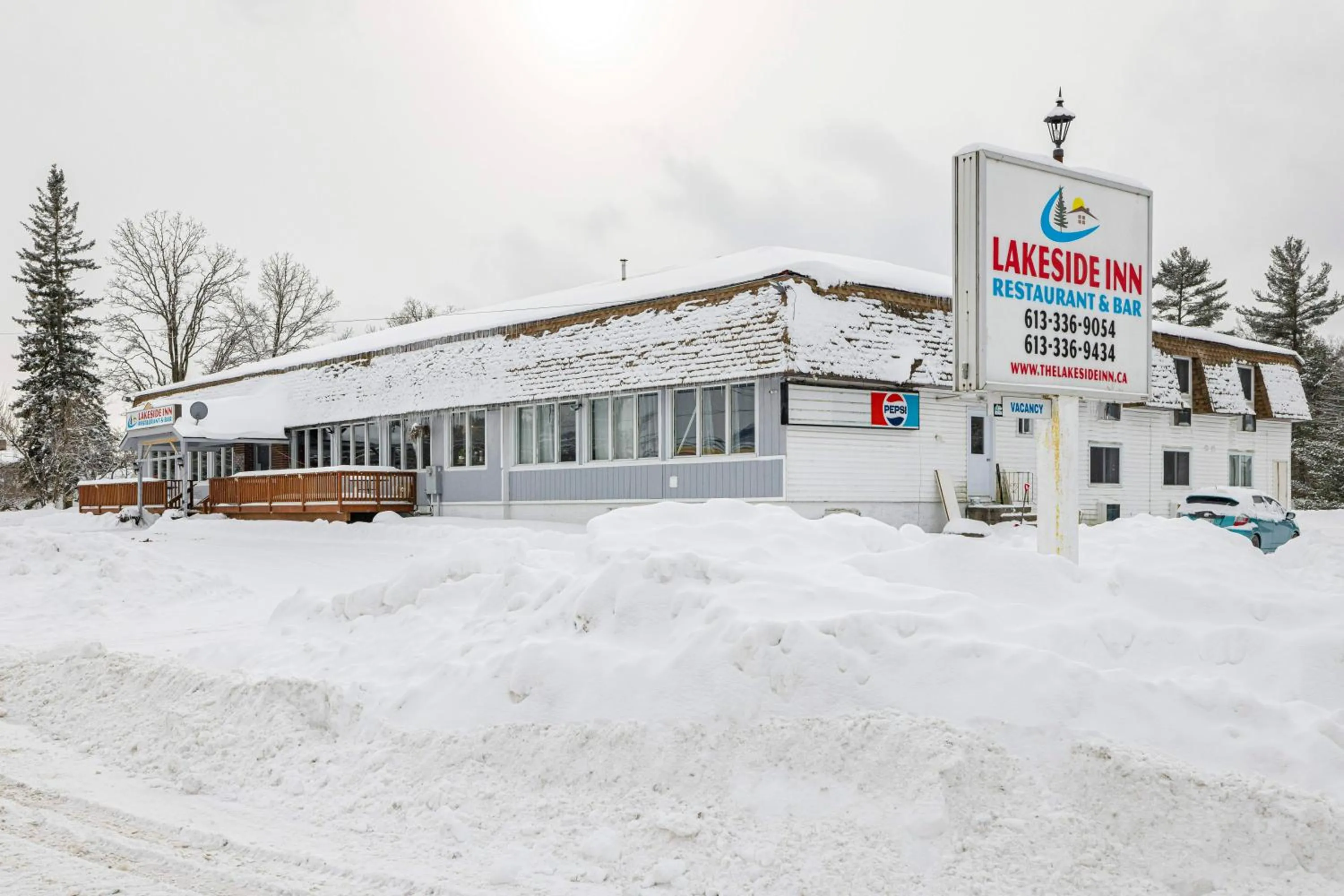 Property building in Lakeside Inn