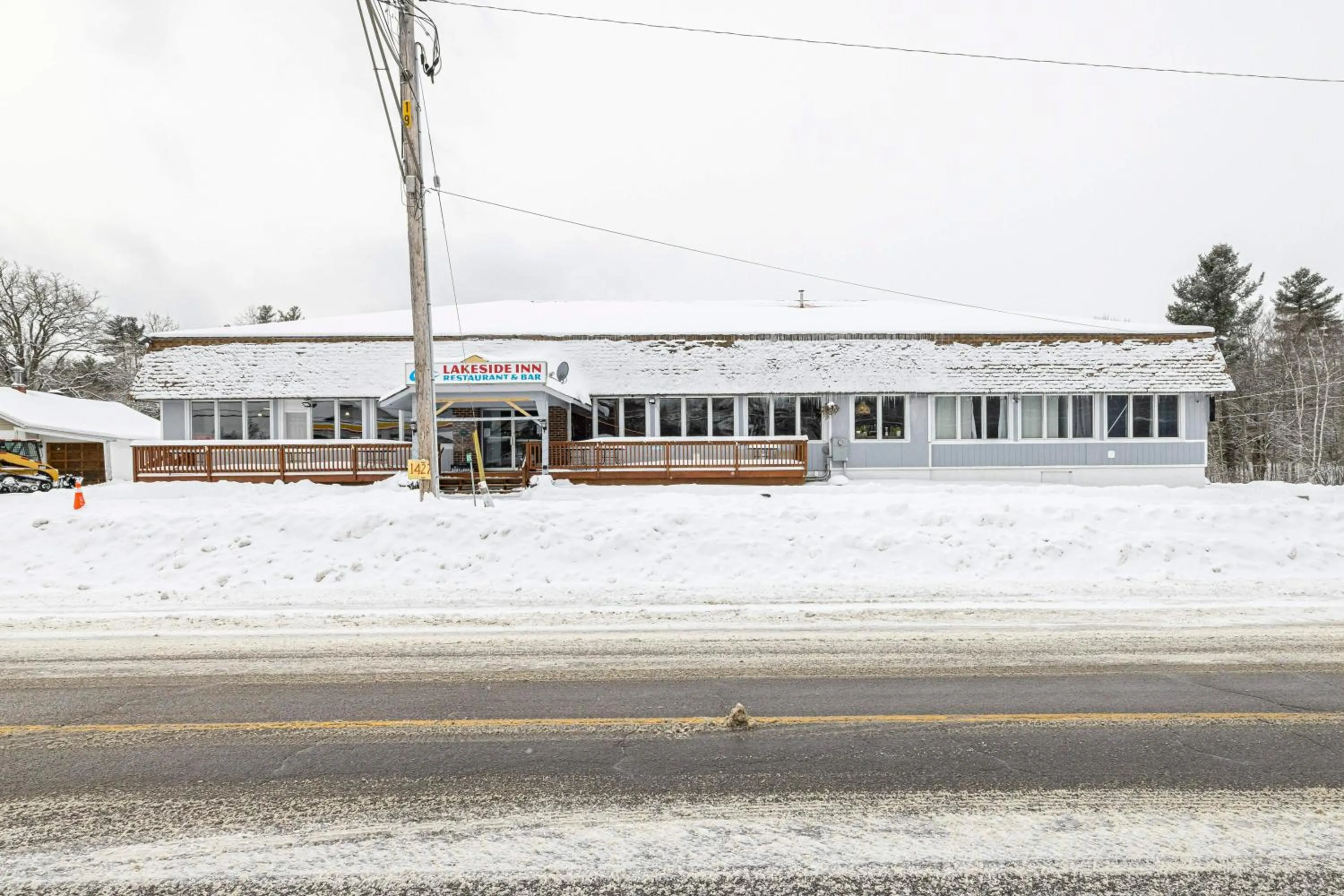 Property building in Lakeside Inn