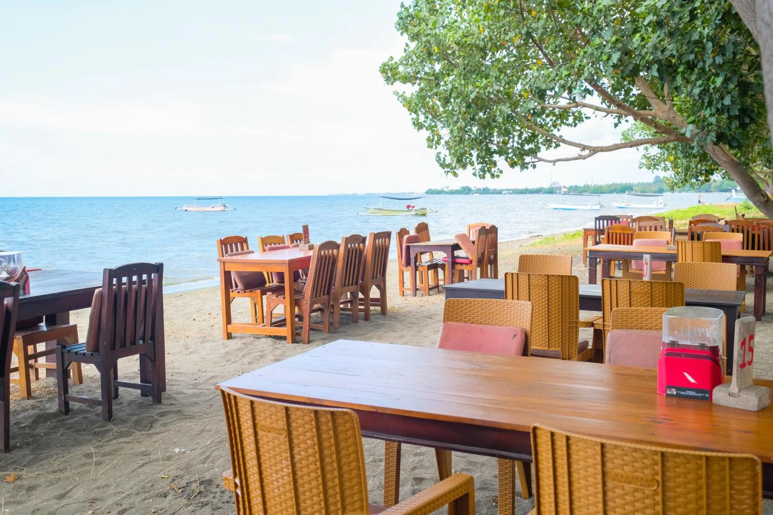 Area and facilities in RedDoorz at Tanjung Alam Hotel Lovina