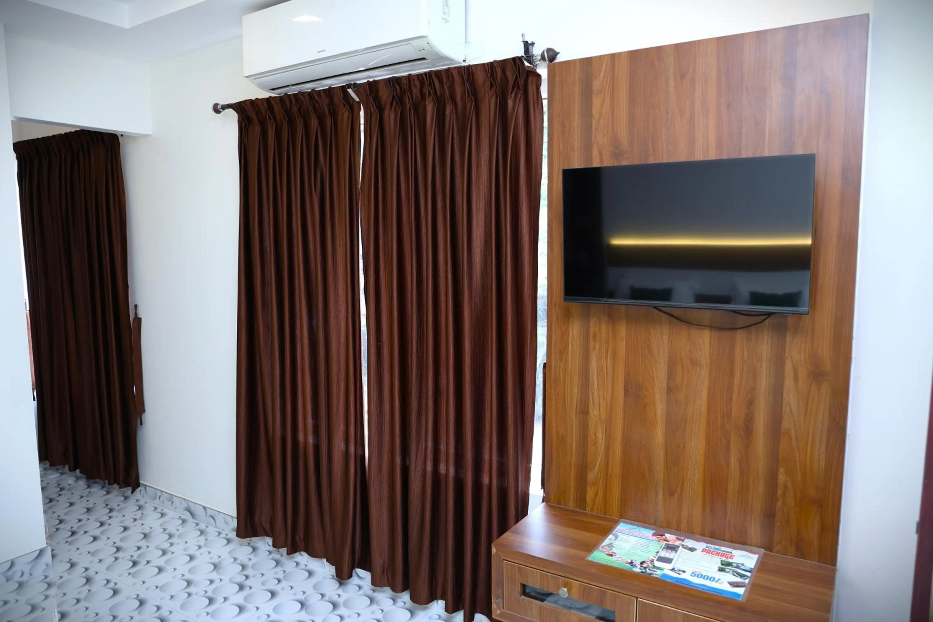 TV and multimedia in Delano Residency