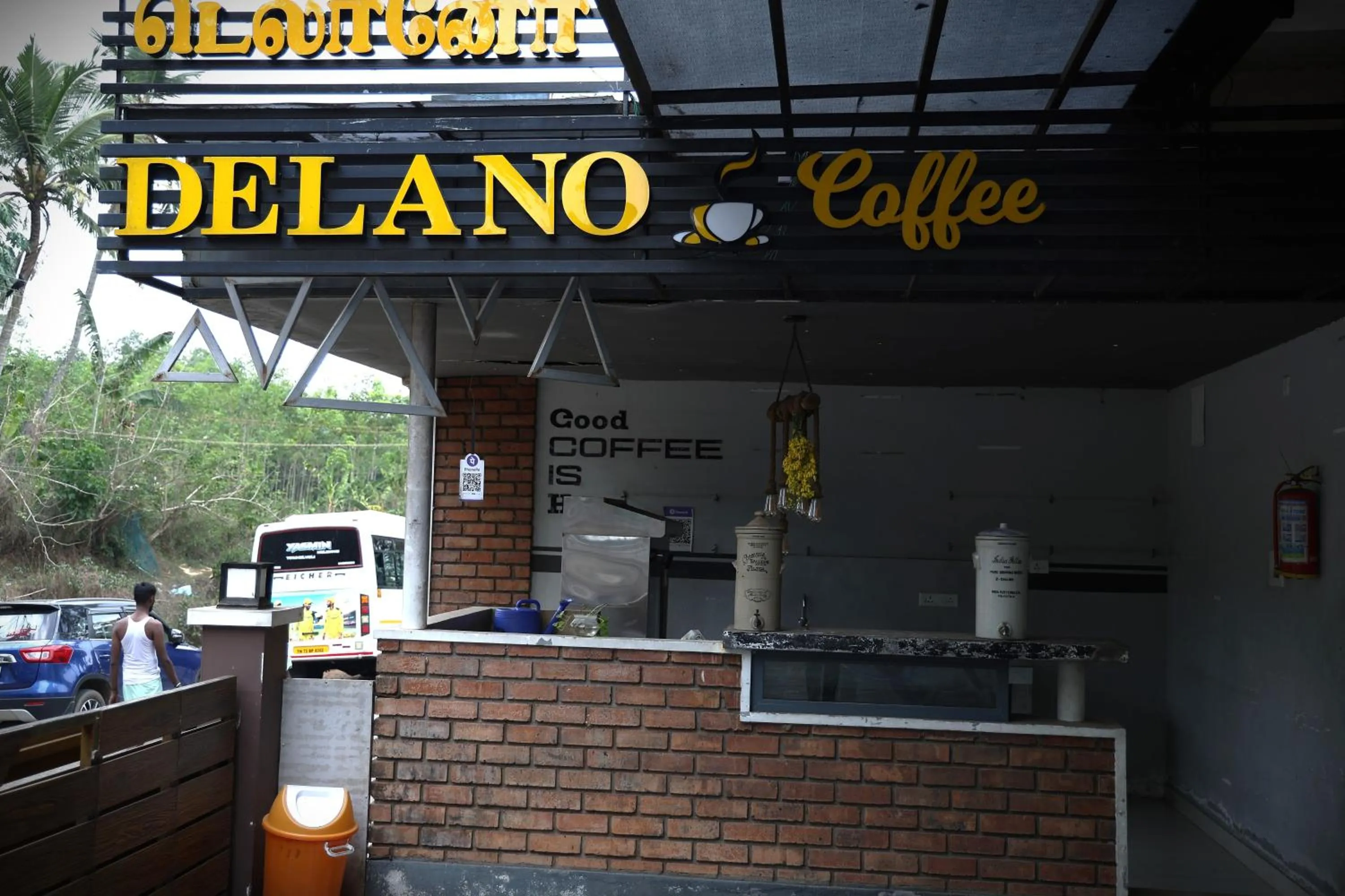 Restaurant/places to eat in Delano Residency