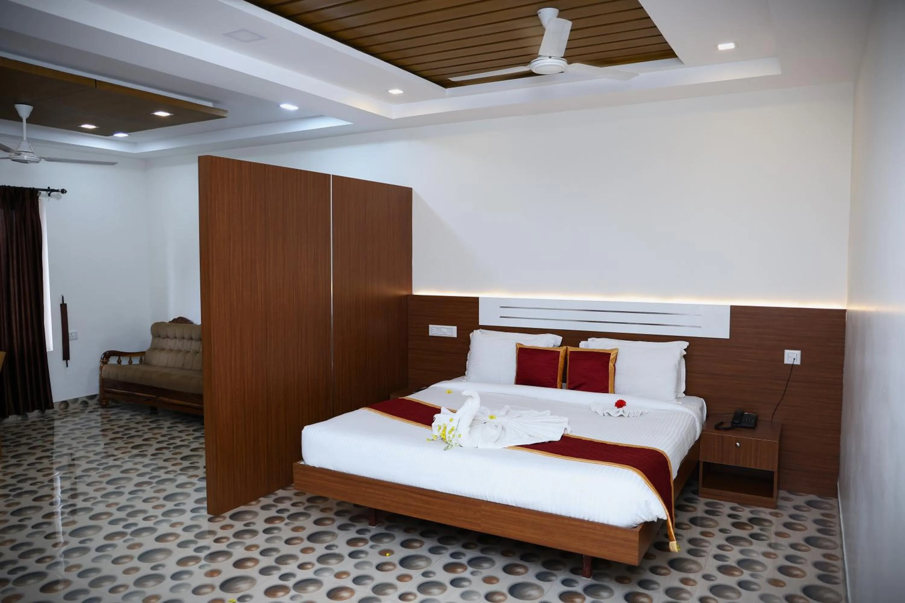 Bed in Delano Residency