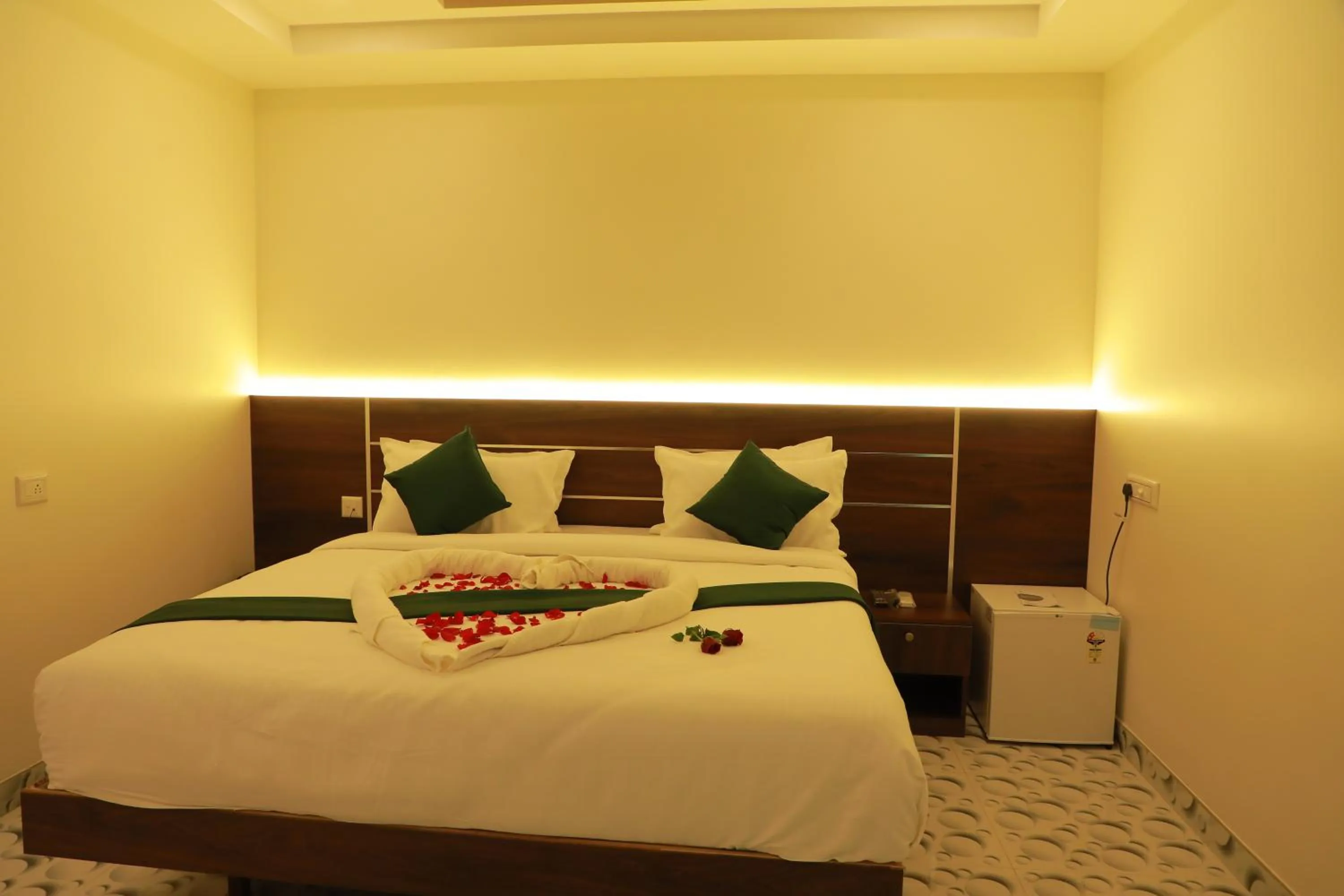 Bed in Delano Residency