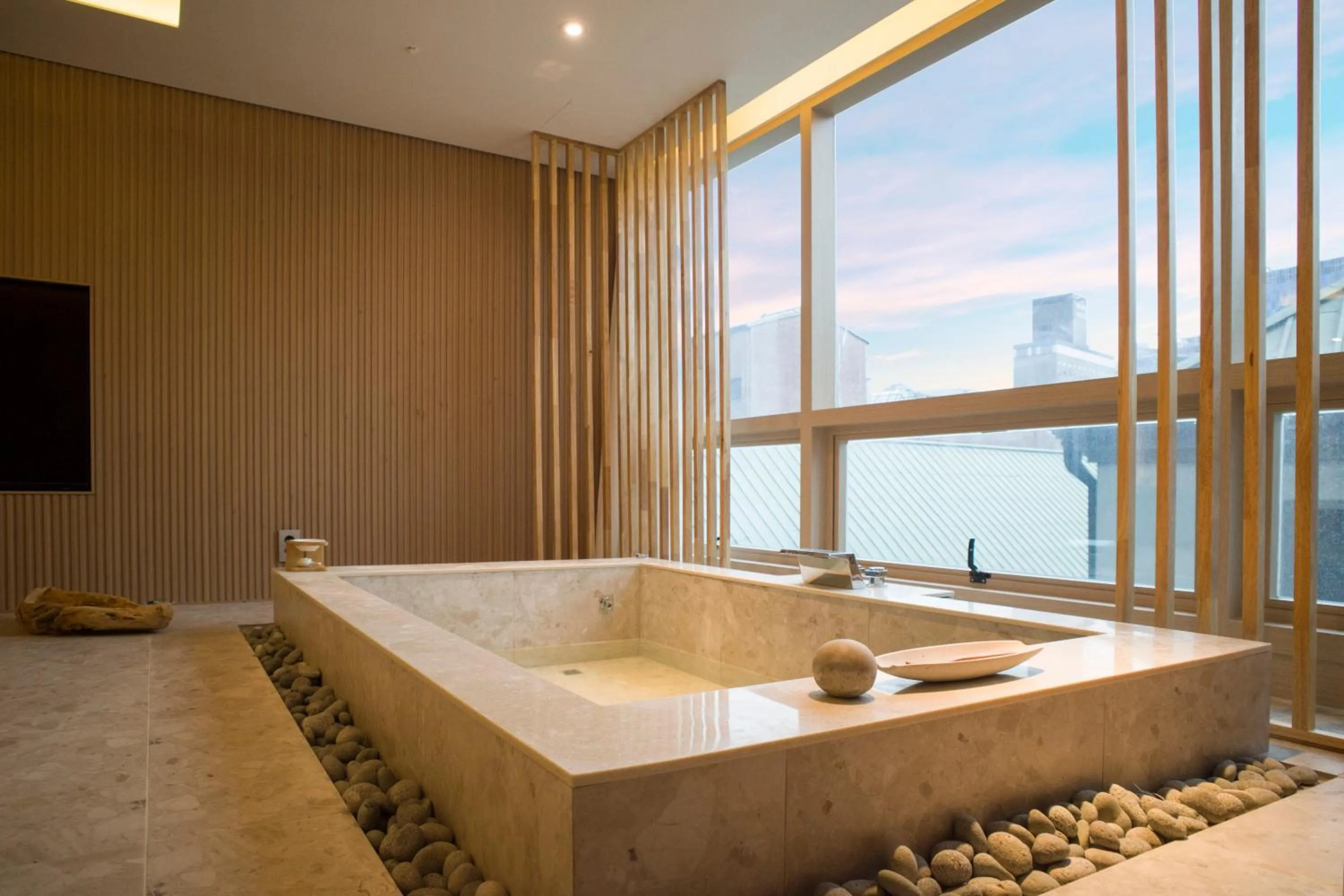 Spa and wellness centre/facilities in UH Suite The Myeongdong