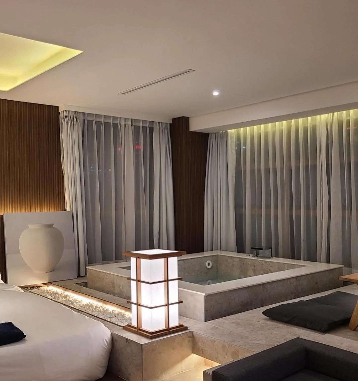Spa and wellness centre/facilities in UH Suite The Myeongdong