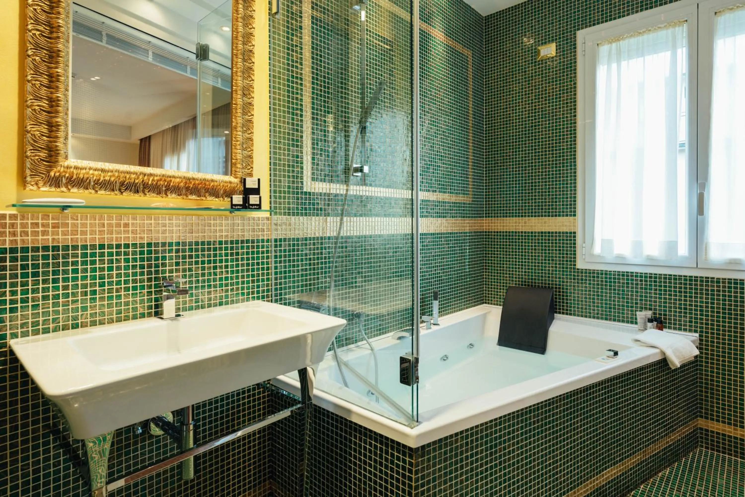 Bathroom in M House Art Hotel