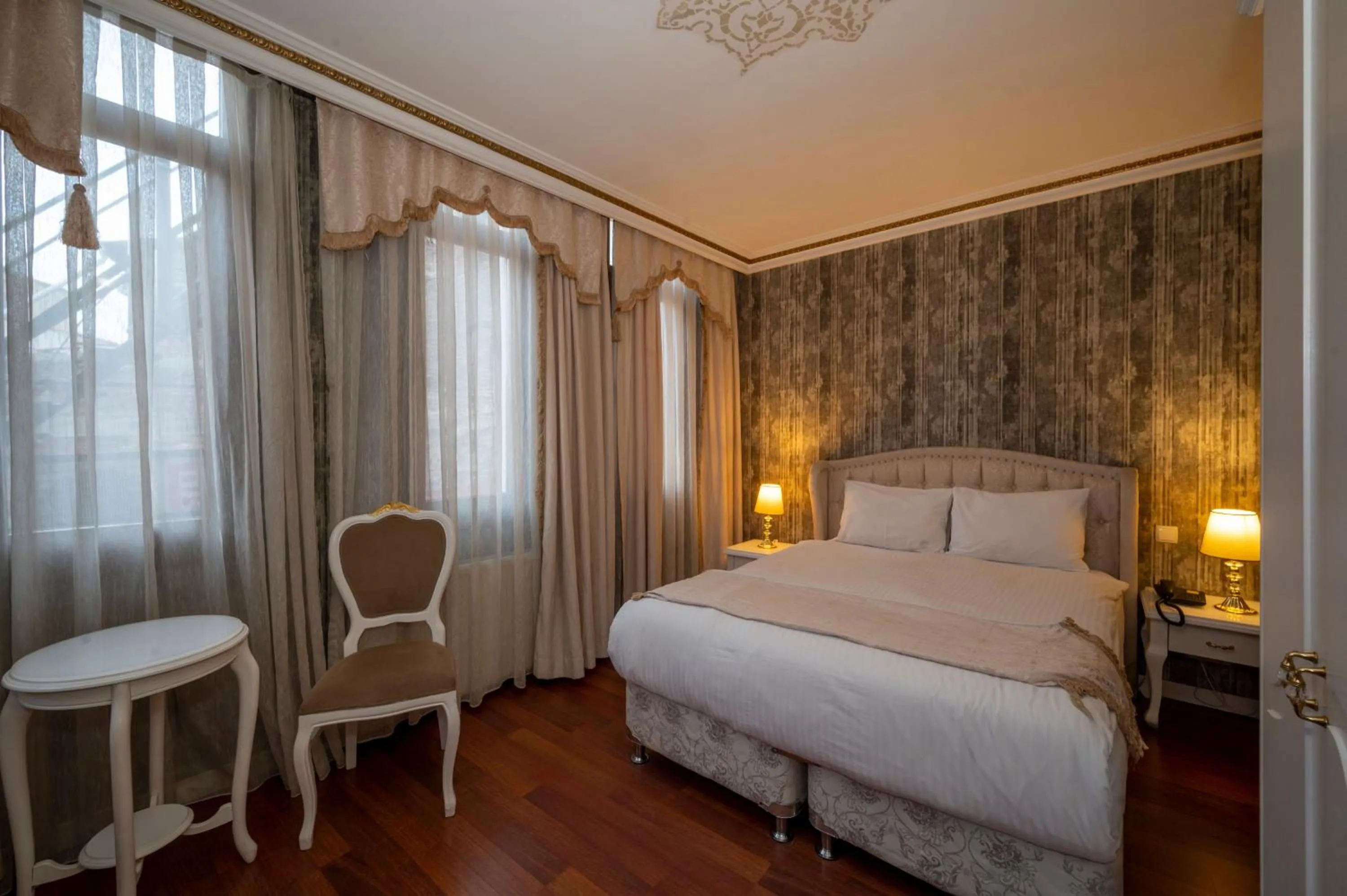 Bed in Fuat Bey Palace Hotel & Spa