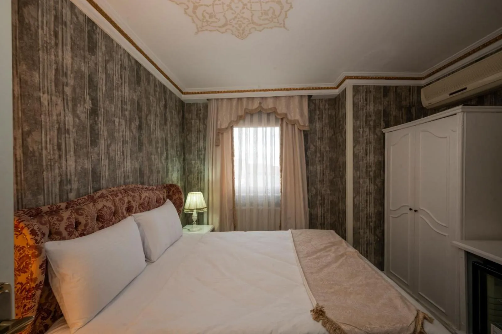 Bed in Fuat Bey Palace Hotel & Spa