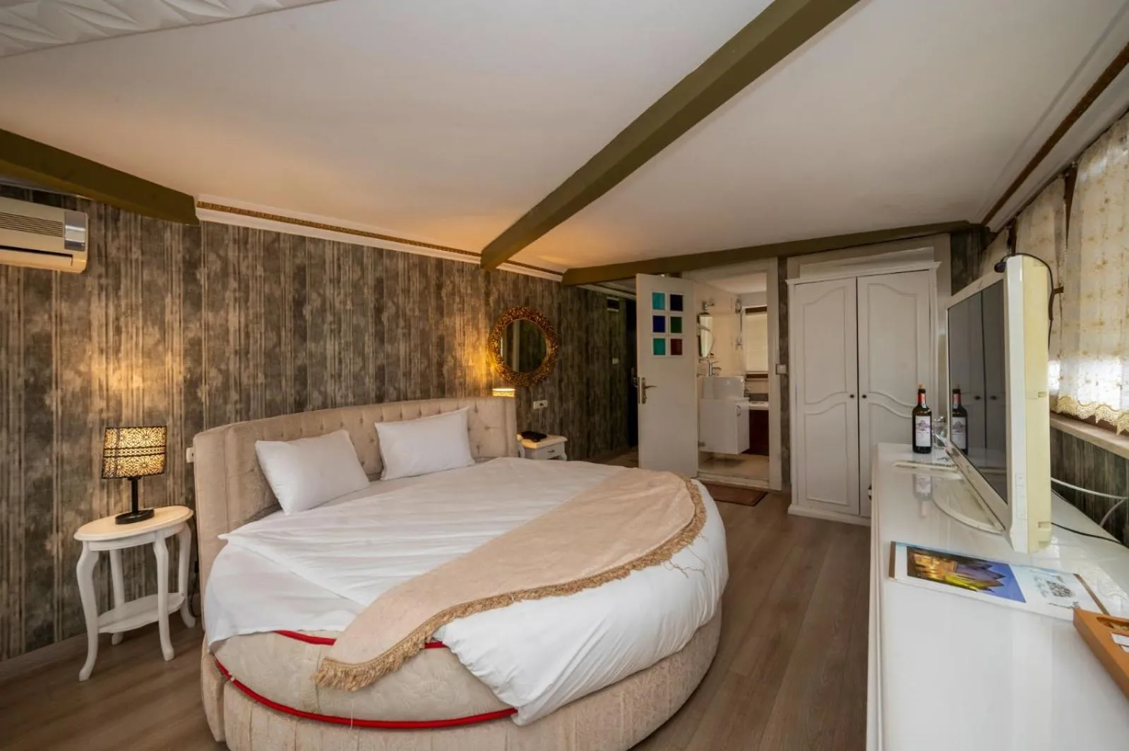 Massage, Bed in Fuat Bey Palace Hotel & Spa