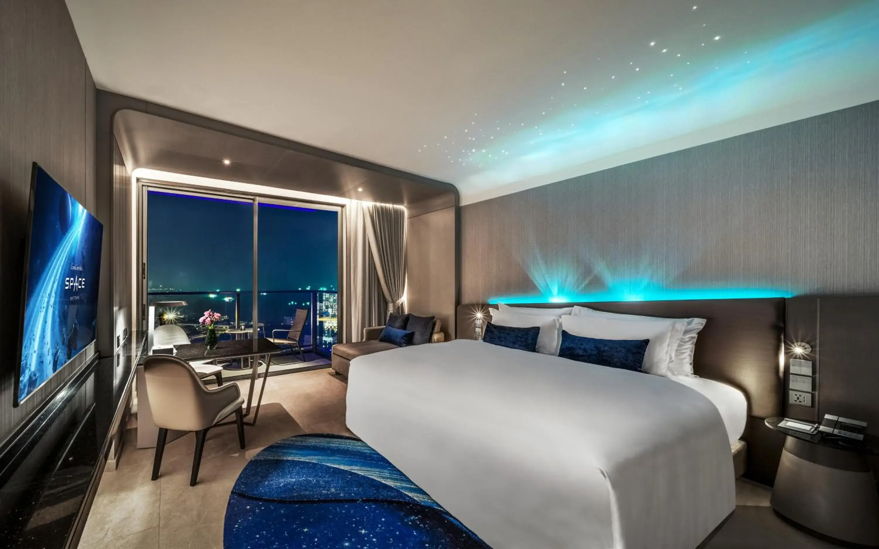Space Premium King Room in Grande Centre Point Space Pattaya Space Premium King Room in Grande Centre Point Space Pattaya