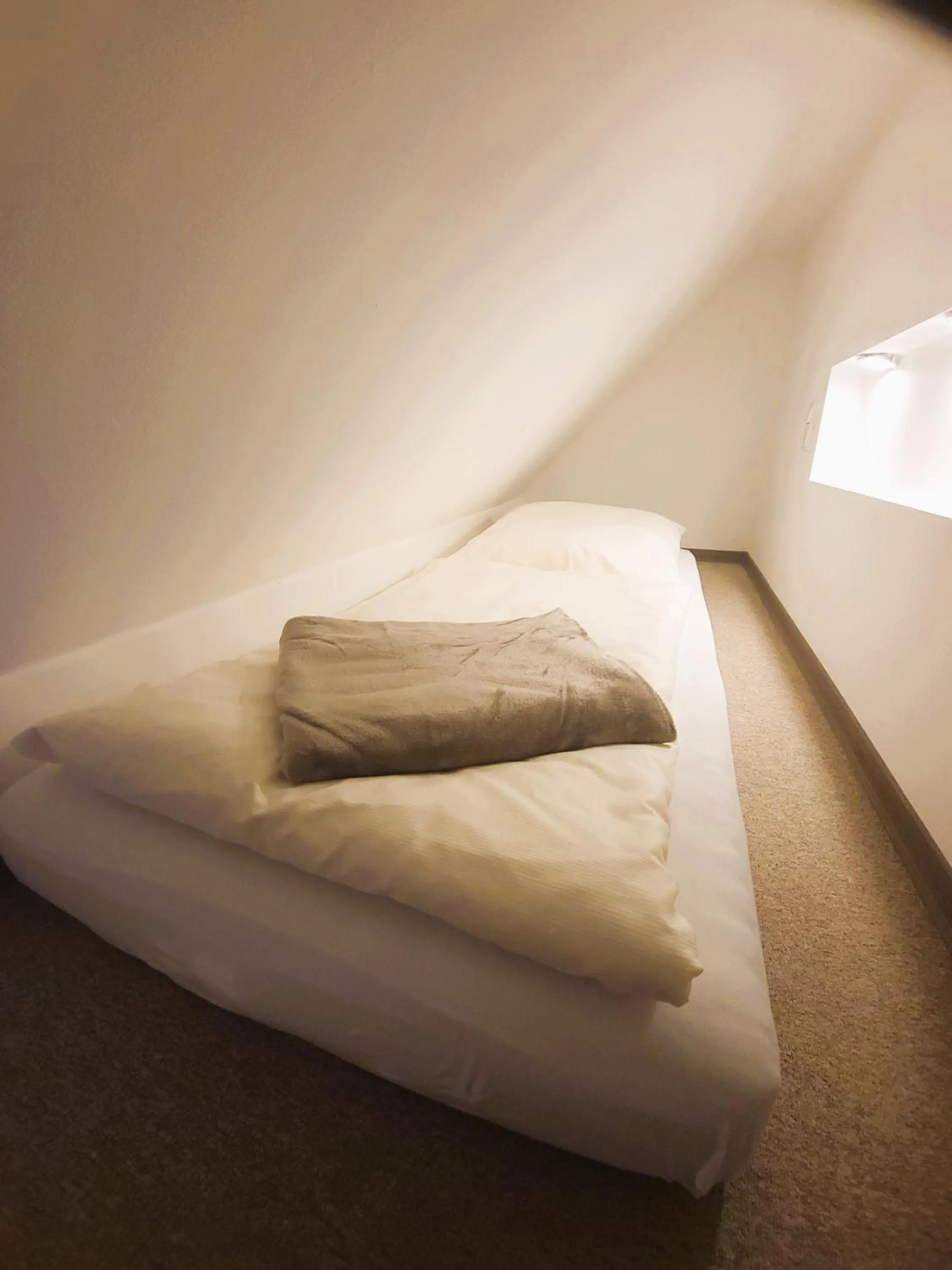 Bed in CJS Apartments - Chill or Drive am Nürburgring, new Box Spring Beds, new furniture, WLan, Spacious Rooms, Quiet Location