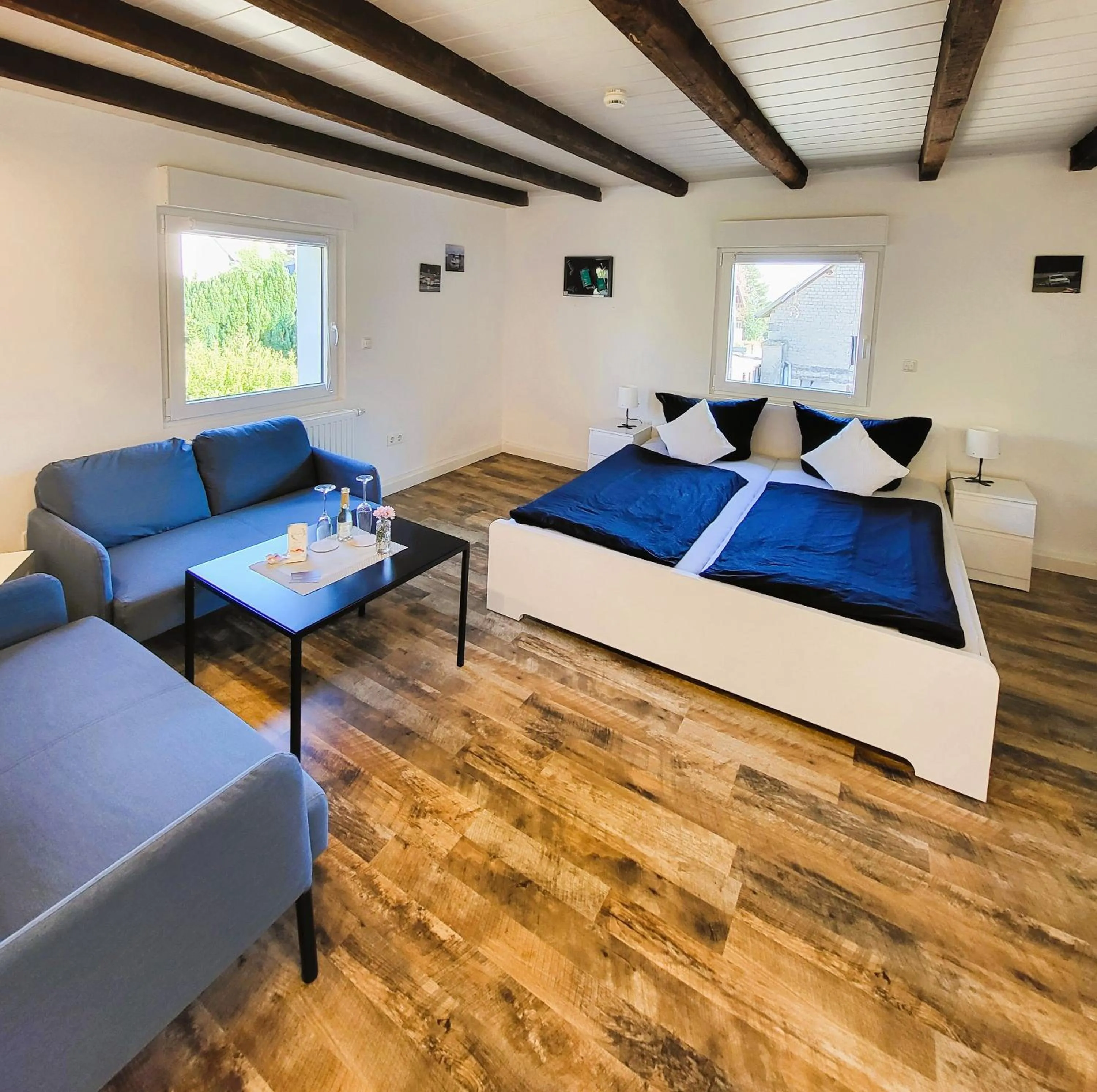 Bed in CJS Apartments - Chill or Drive am Nürburgring, Free Parking, WLan, Spacious Rooms, Quiet Location