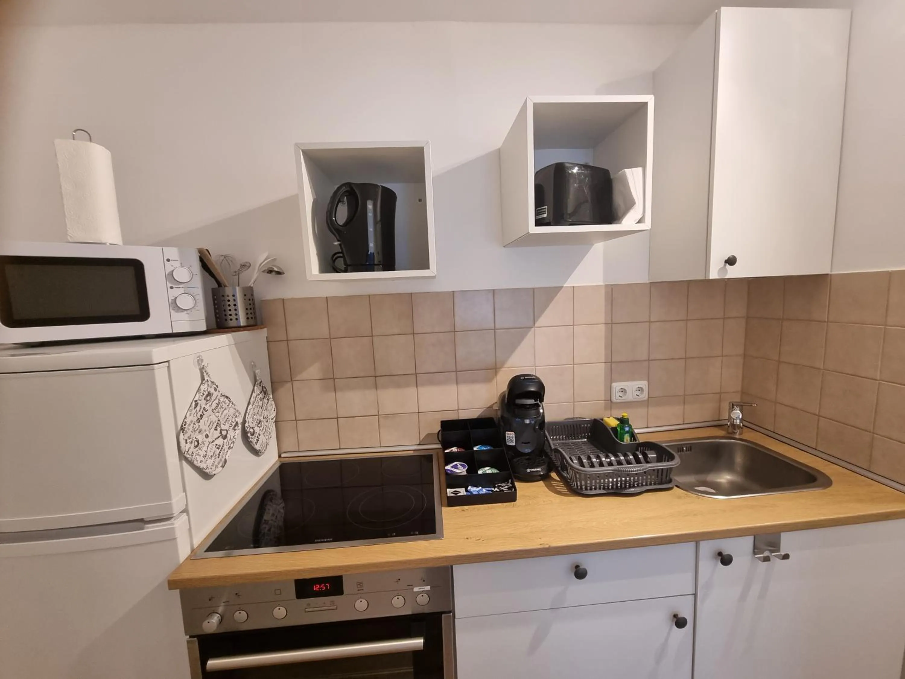 Kitchen or kitchenette in CJS Apartments - Chill or Drive am Nürburgring, Free Parking, WLan, Spacious Rooms, Quiet Location