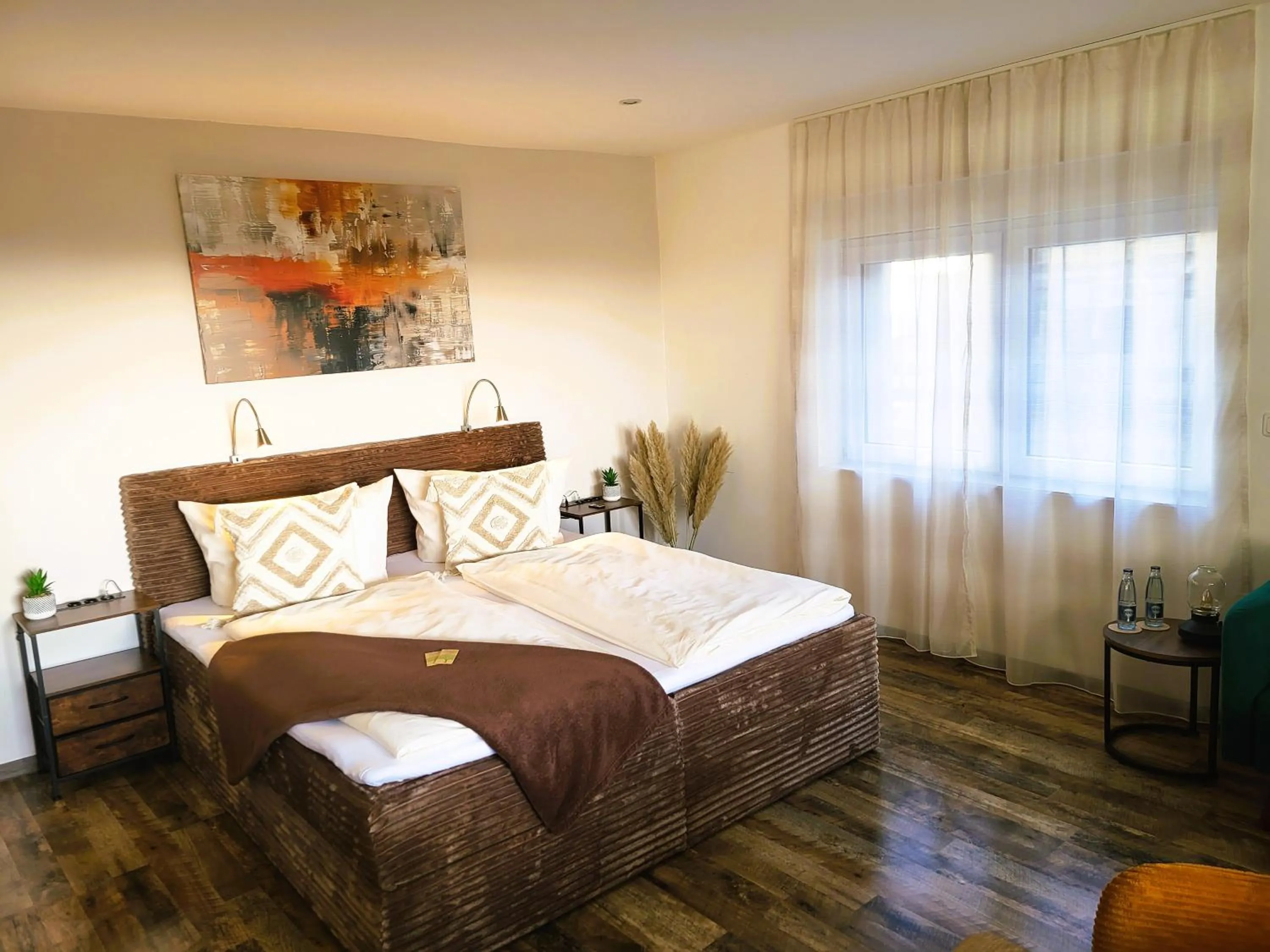 Bed in CJS Apartments - Chill or Drive am Nürburgring, new Box Spring Beds, new furniture, WLan, Spacious Rooms, Quiet Location