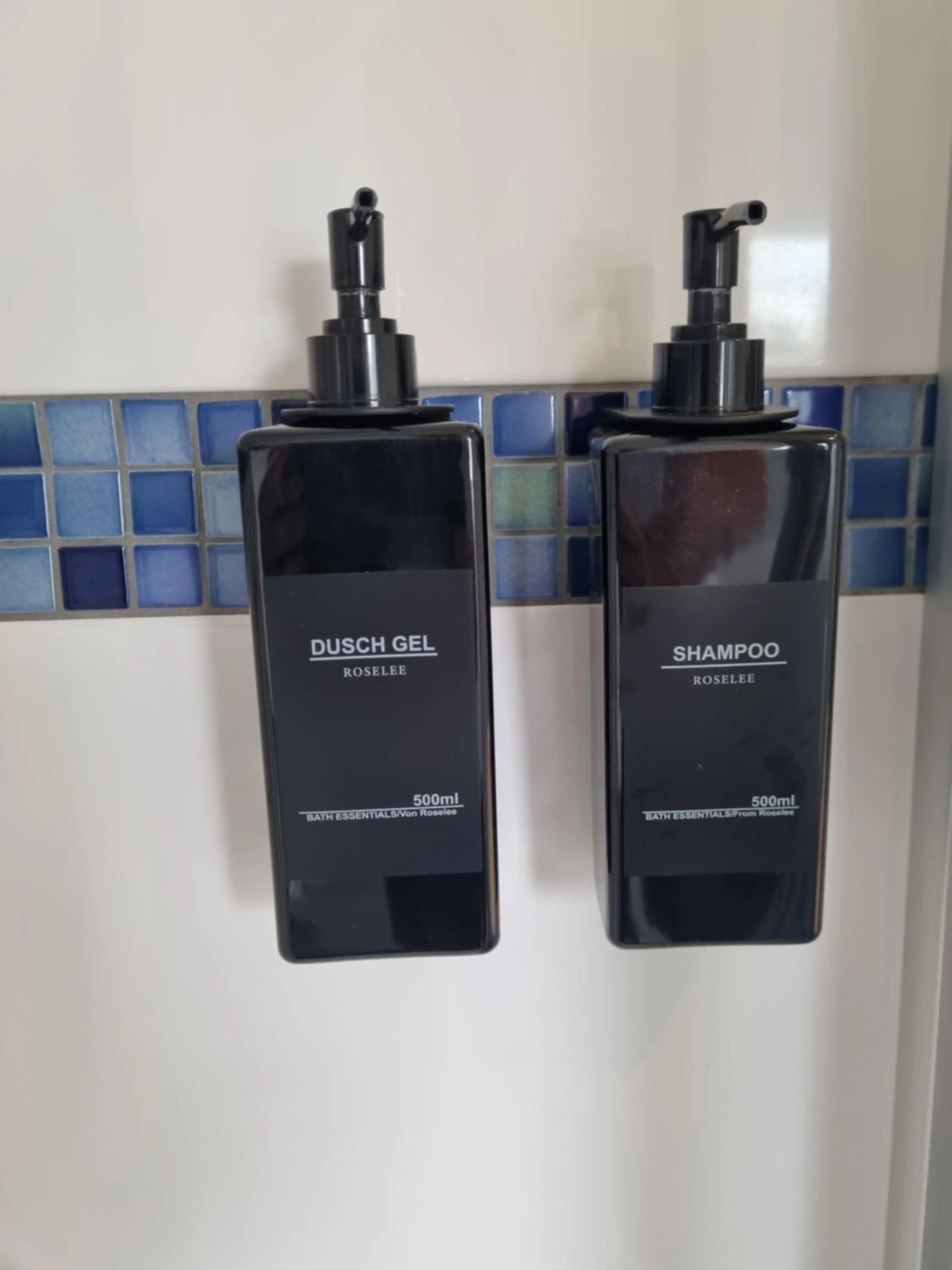 Shower in CJS Apartments - Chill or Drive am Nürburgring, Free Parking, WLan, Spacious Rooms, Quiet Location