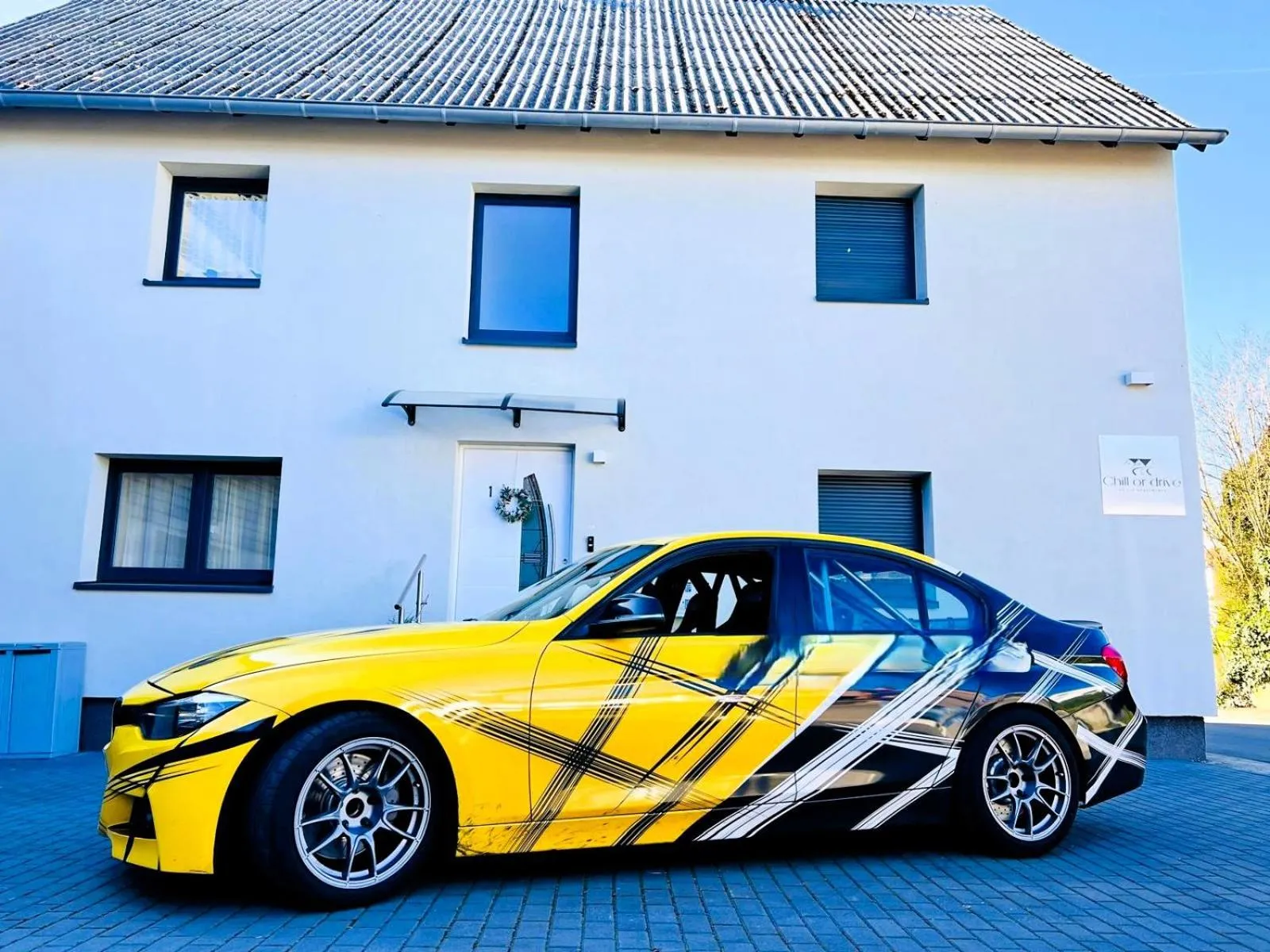 Property building in CJS Apartments - Chill or Drive am Nürburgring, new Box Spring Beds, new furniture, WLan, Spacious Rooms, Quiet Location