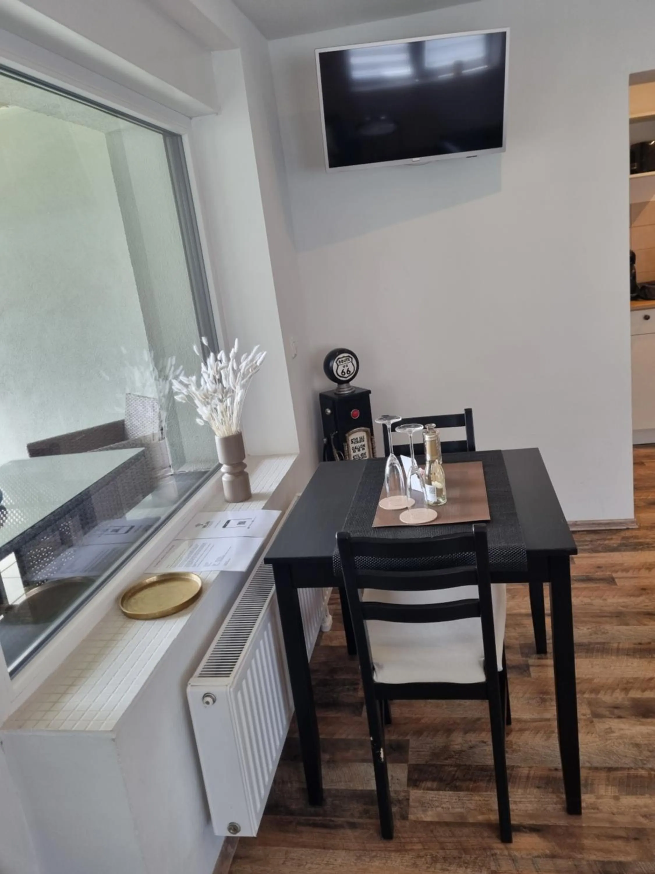 Dining area in CJS Apartments - Chill or Drive am Nürburgring, Free Parking, WLan, Spacious Rooms, Quiet Location