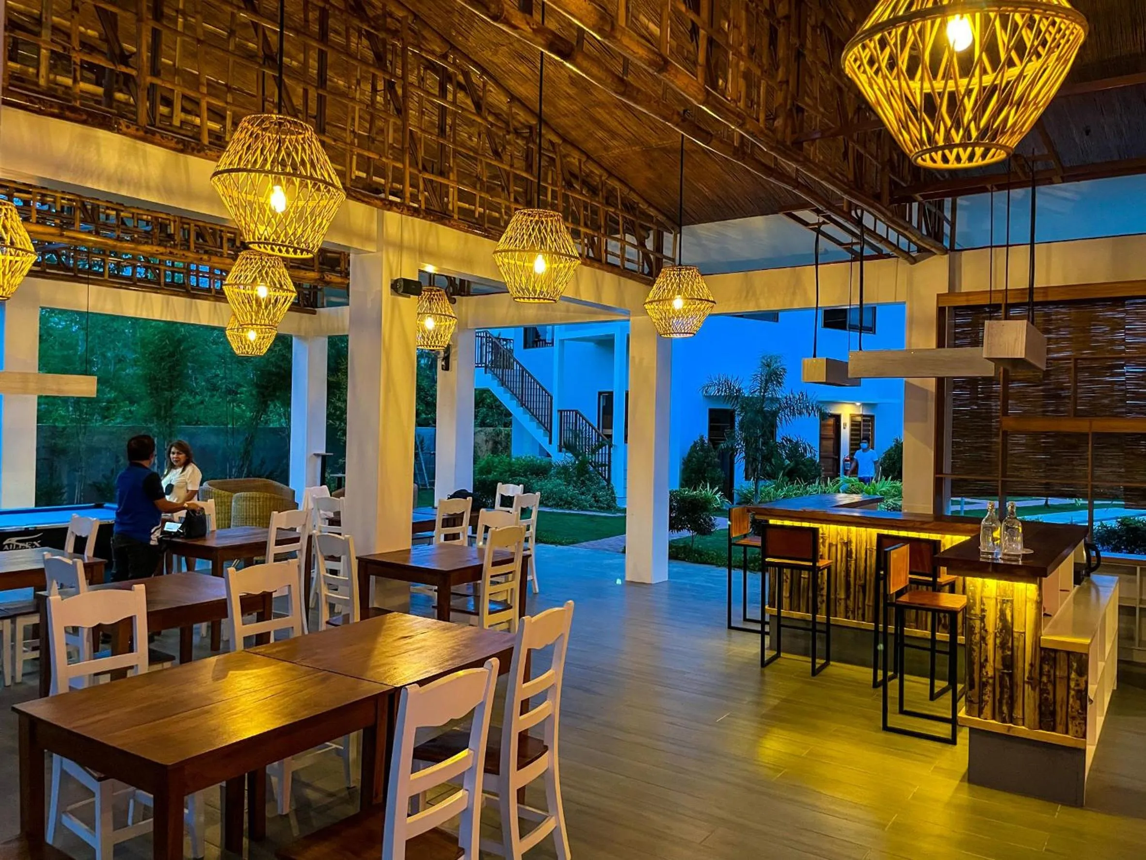 Restaurant/places to eat in Red Picnic Hostel Panglao