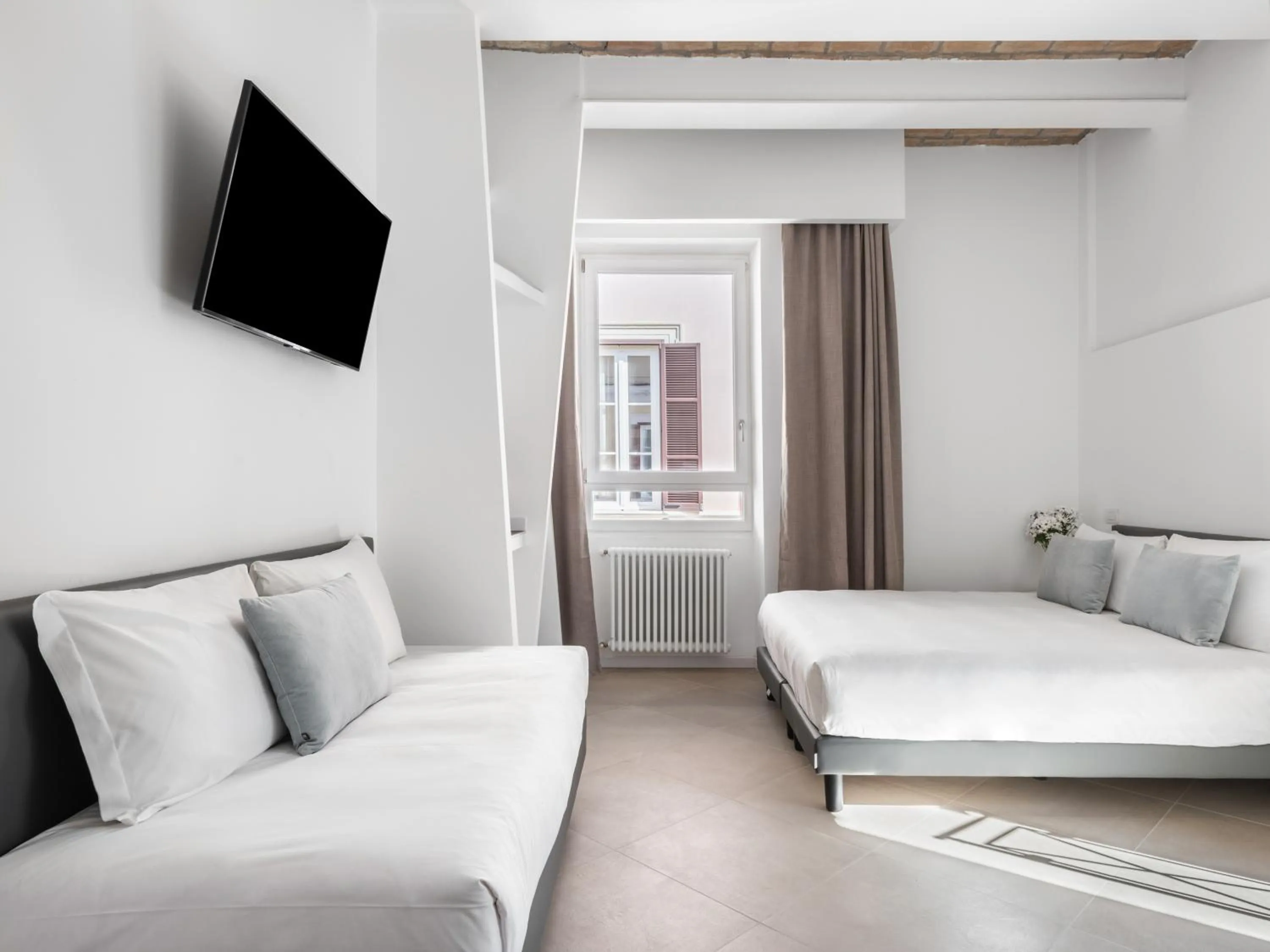 Bed in Numa Rome Tullo