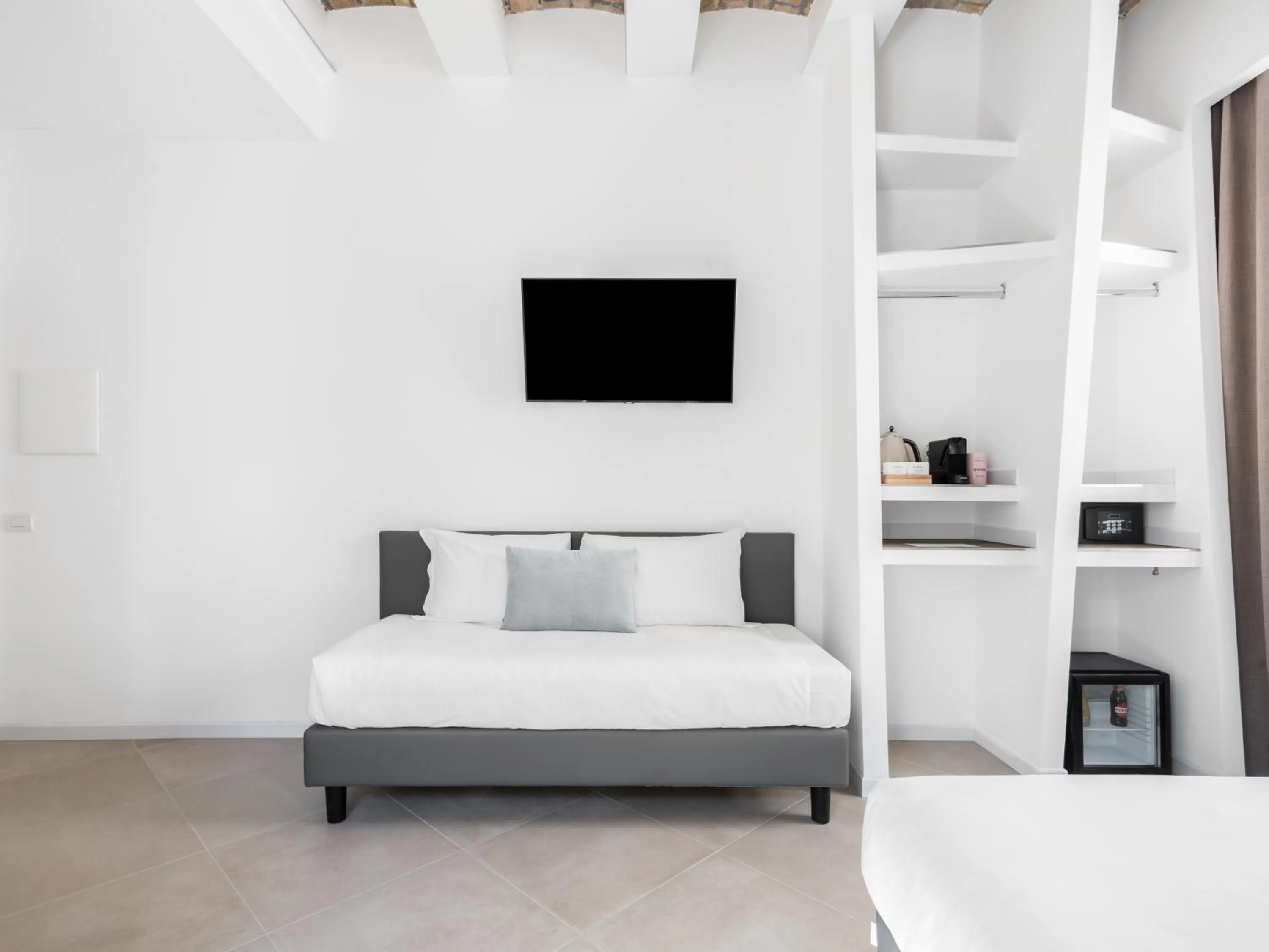 Bed in Numa Rome Tullo