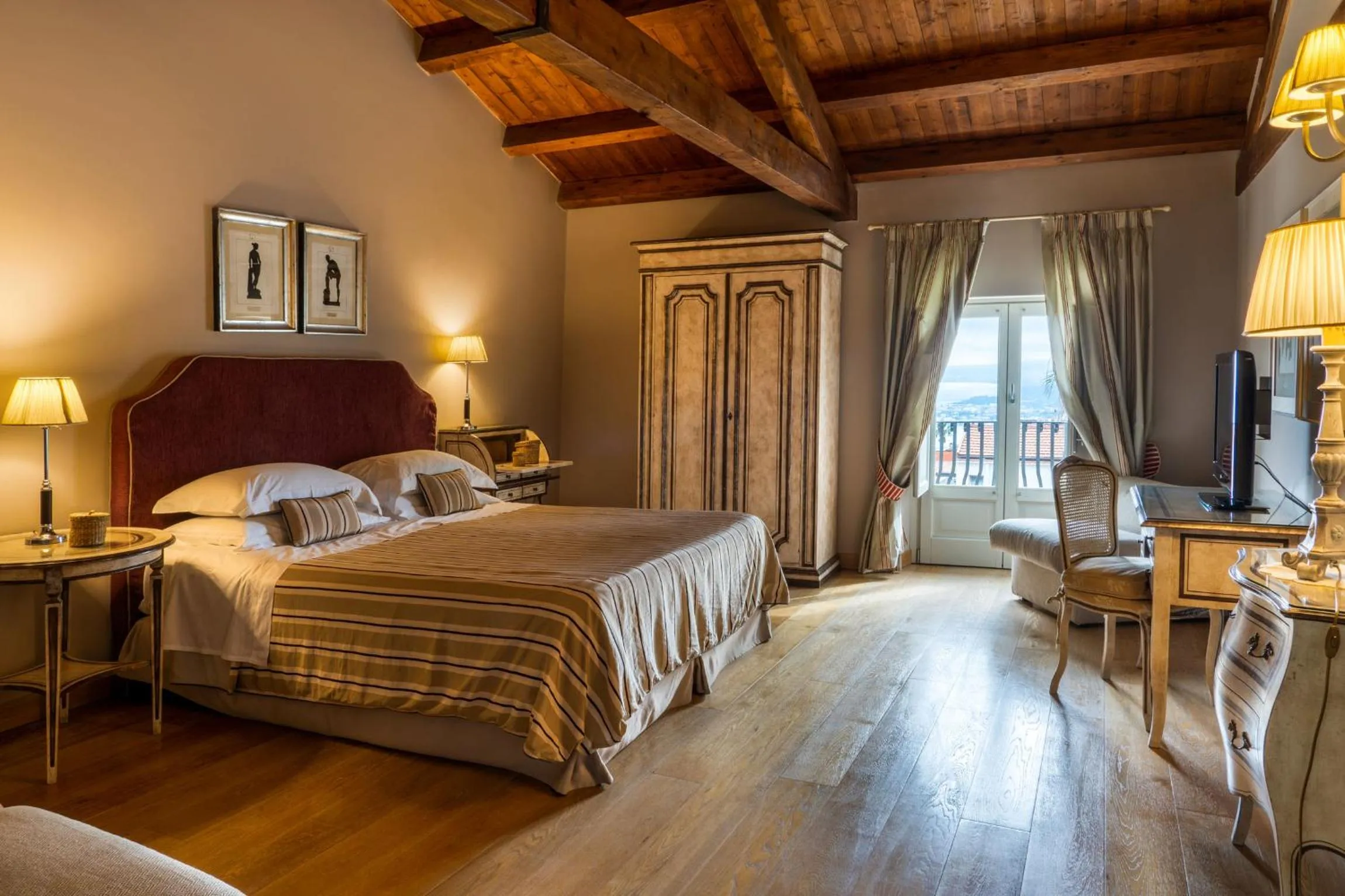 Bed in Hotel Villa Carlotta